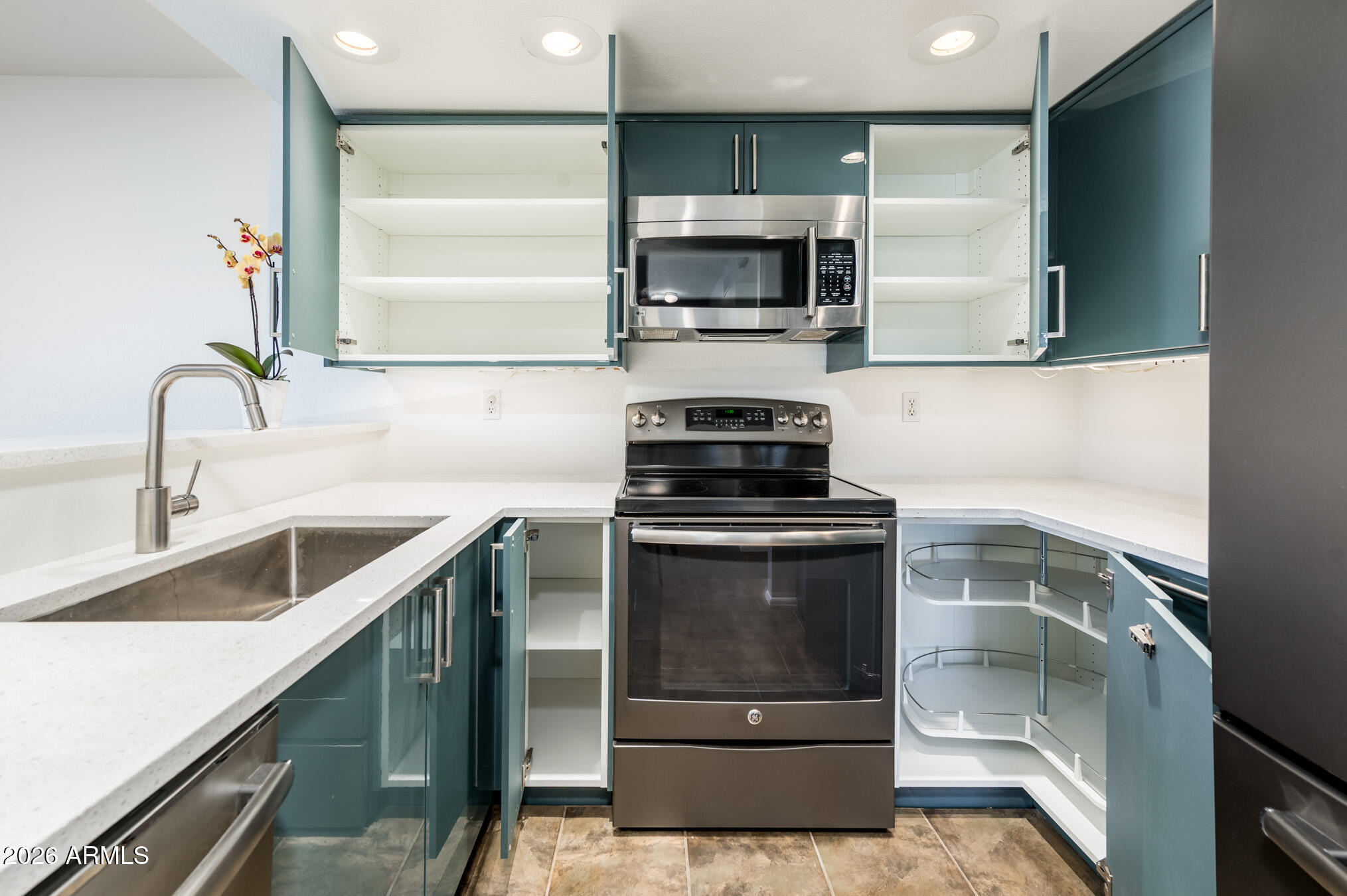 1245 W 1ST Street 204