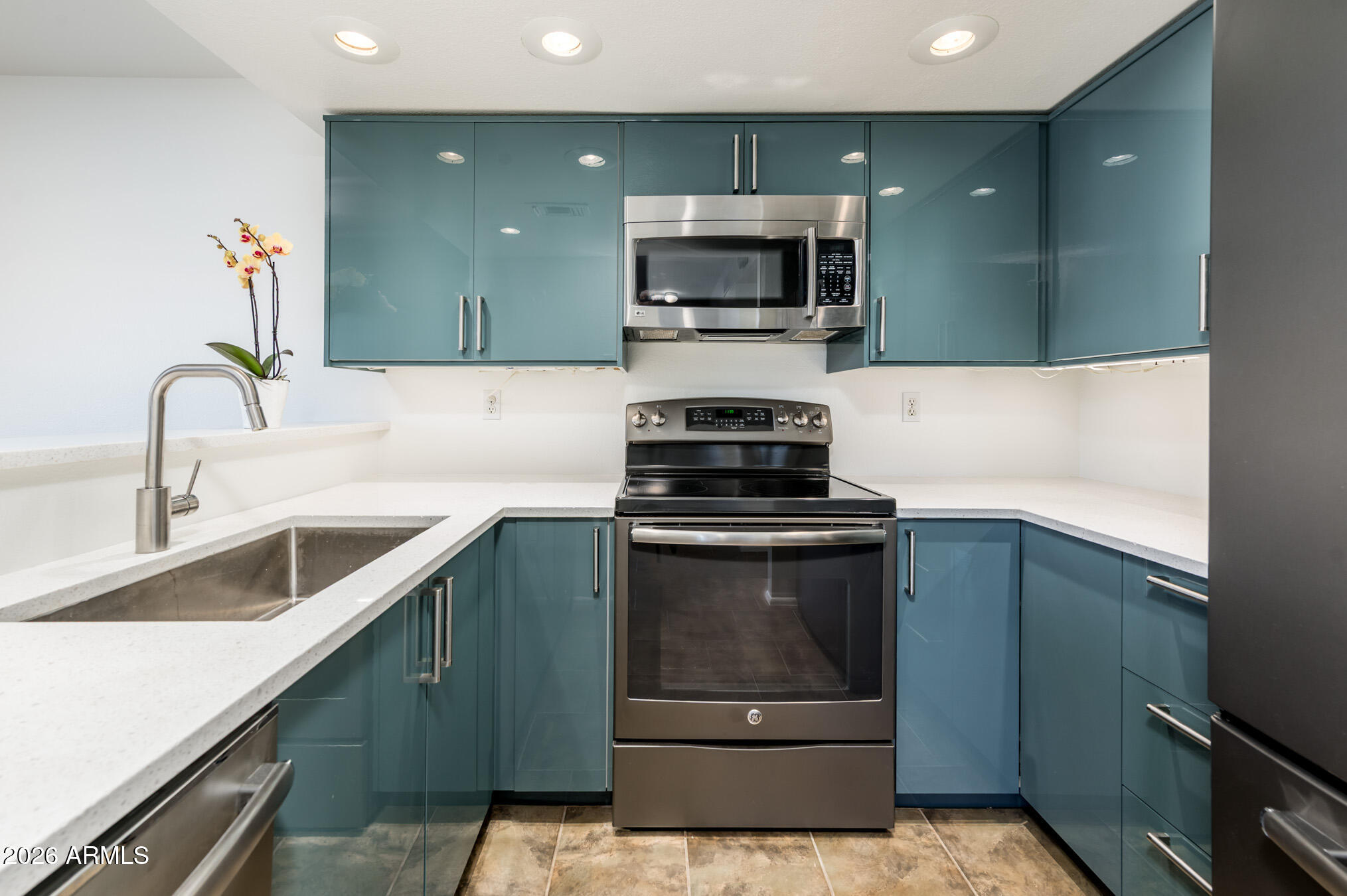 1245 W 1ST Street 204