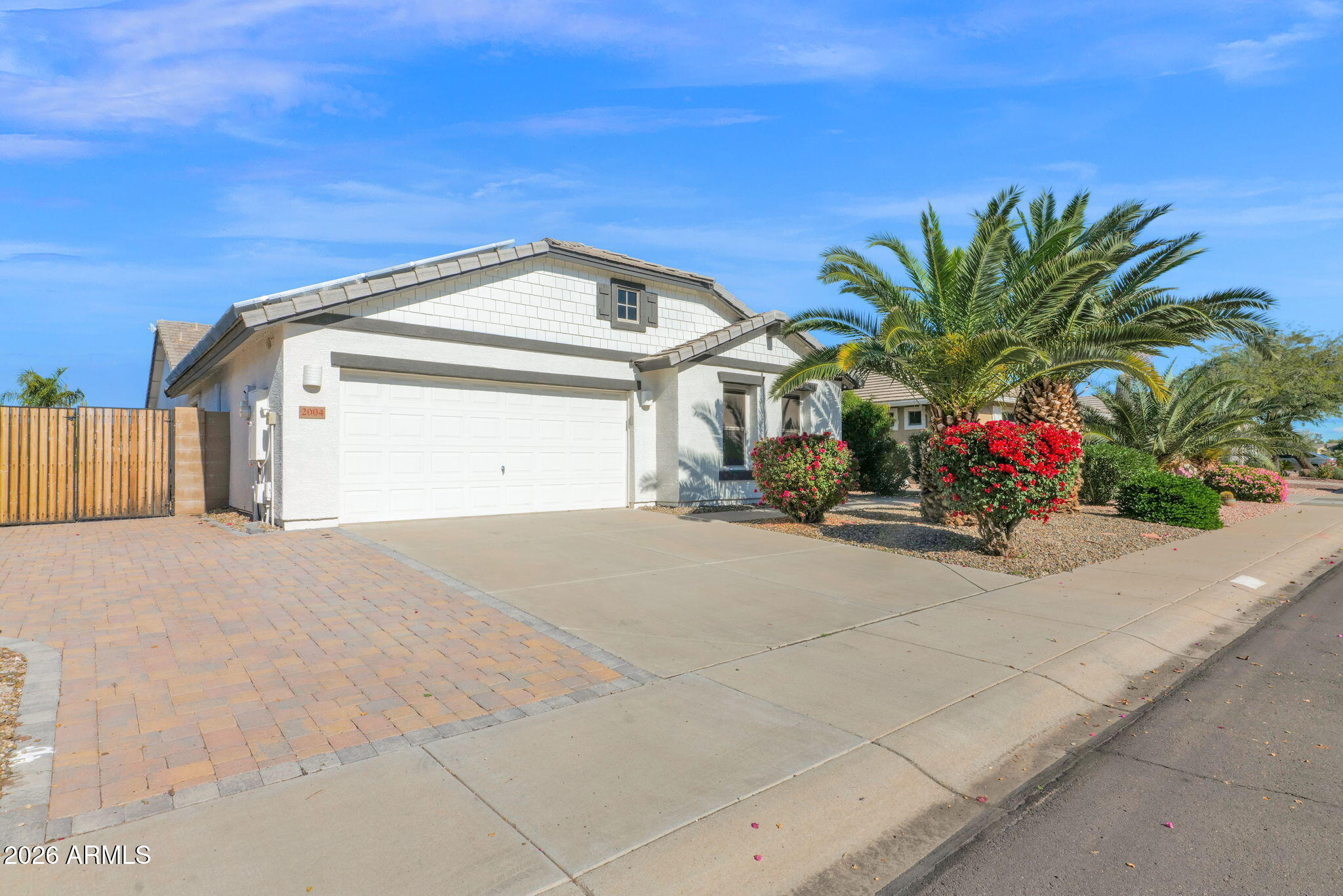 2004 W HALF MOON Circle