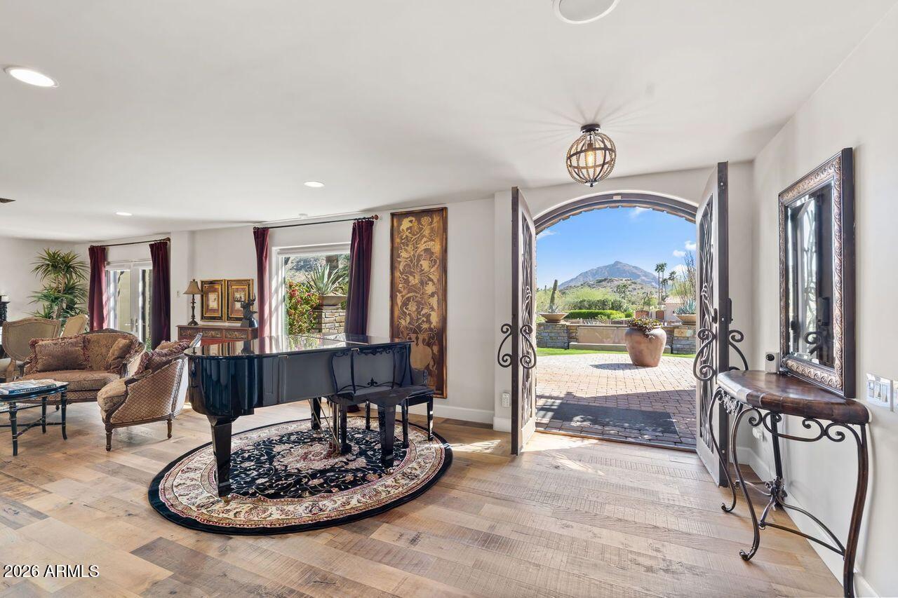 4836 E MOONLIGHT Way