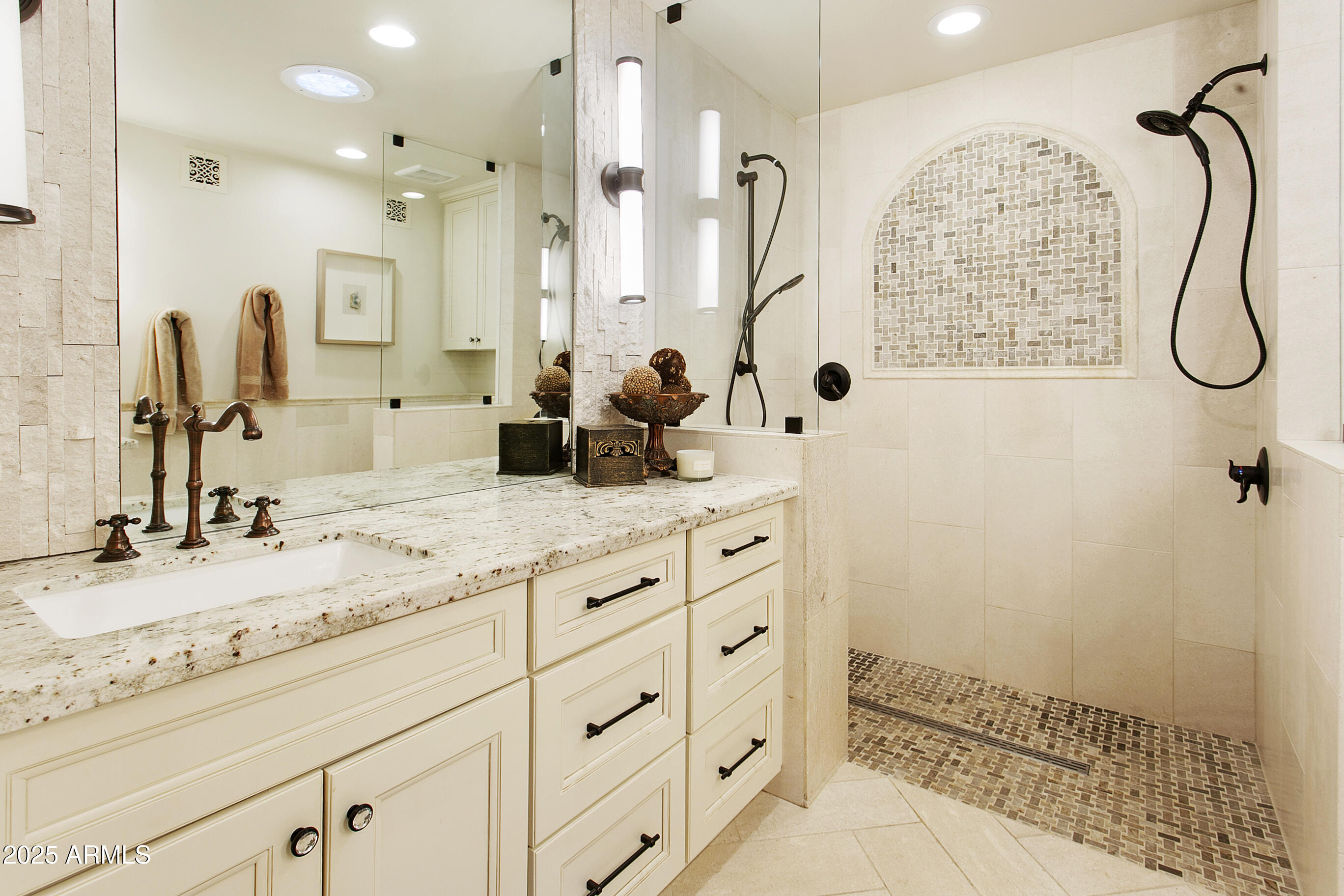 4836 E MOONLIGHT Way