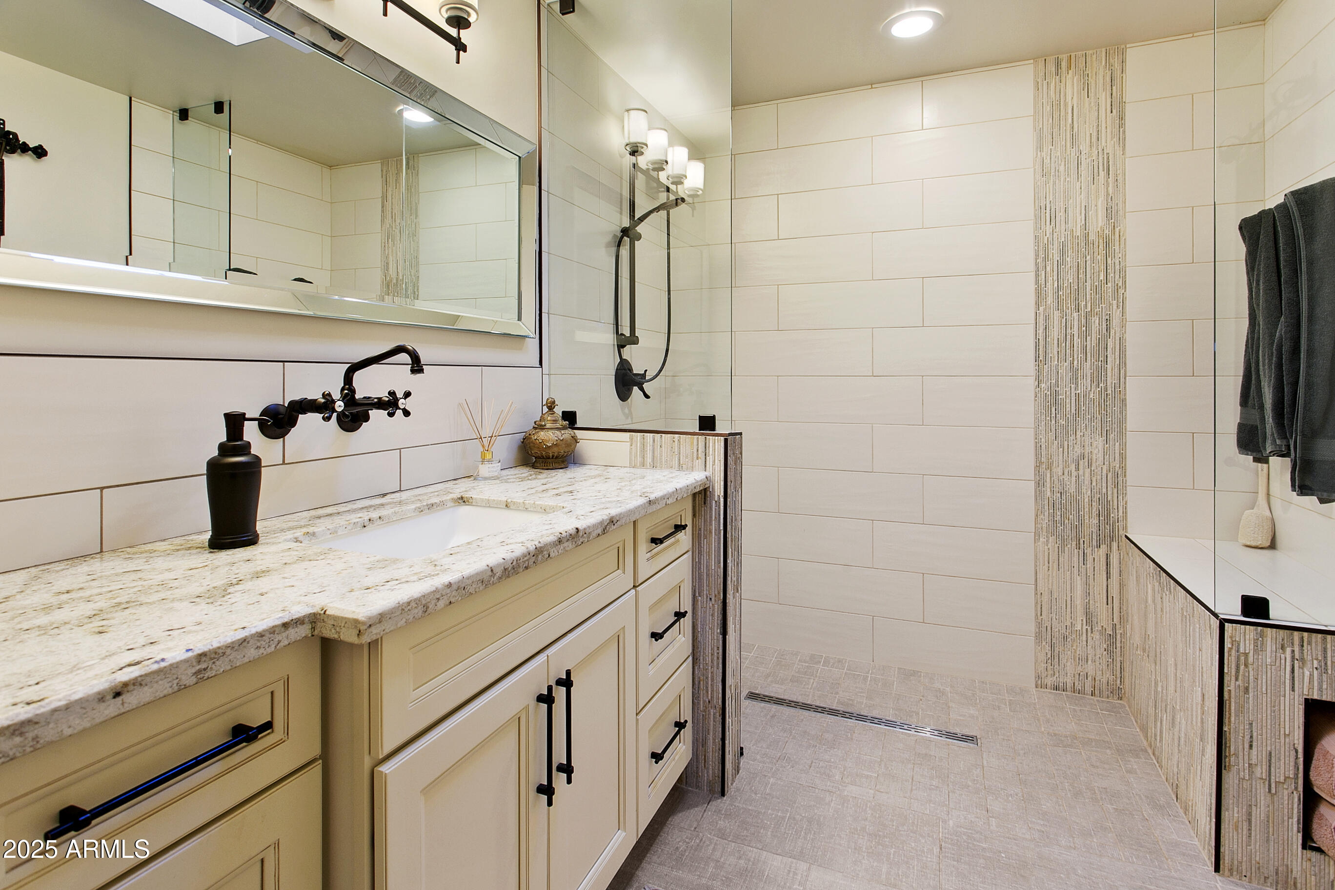 4836 E MOONLIGHT Way