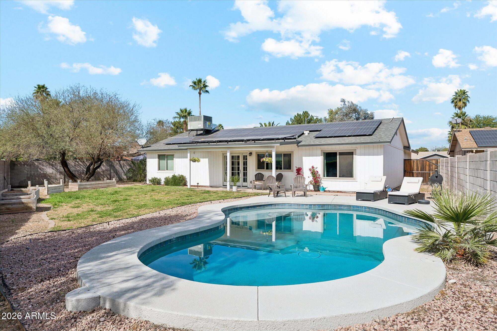 4033 E DAHLIA Drive