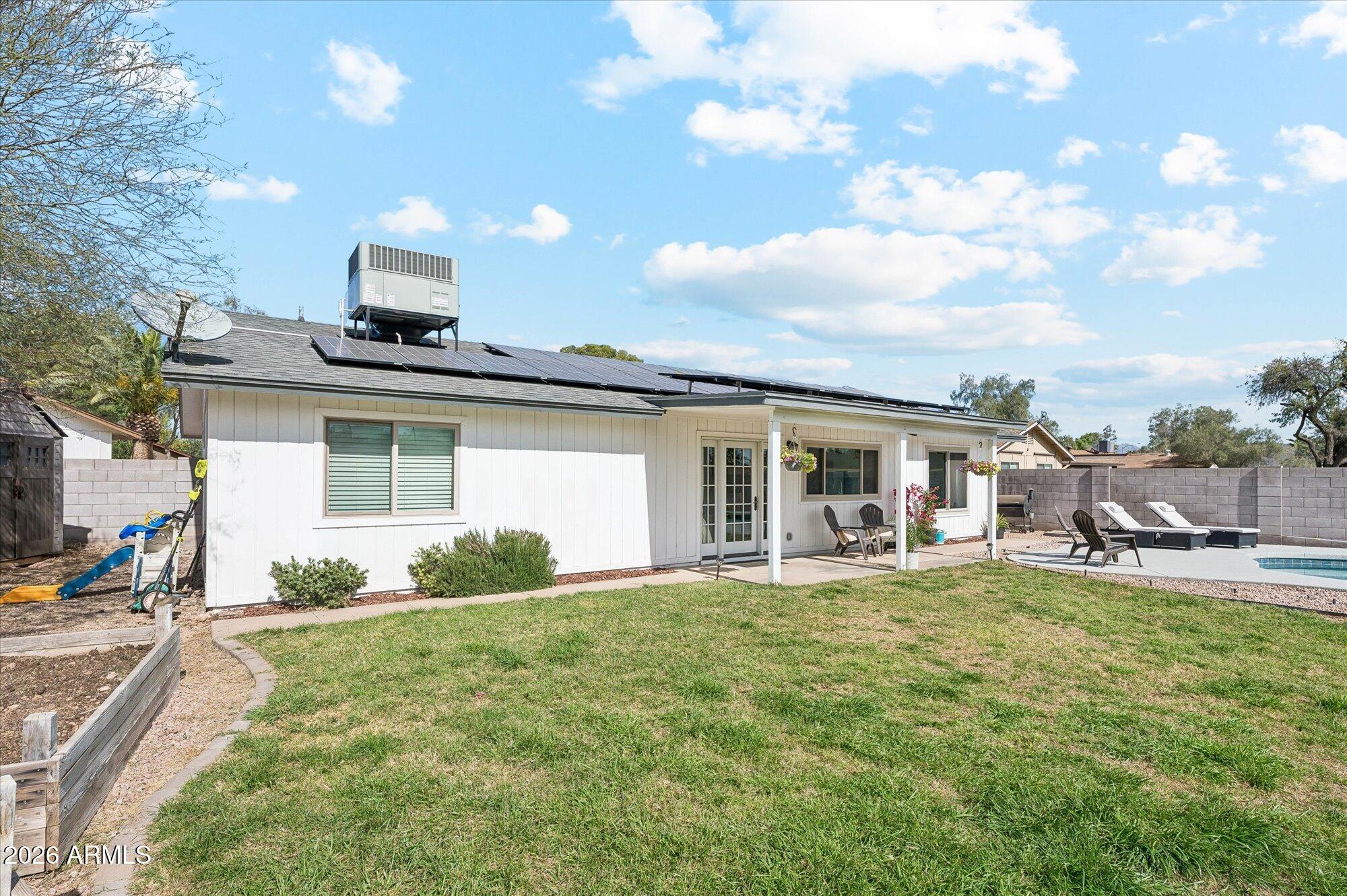 4033 E DAHLIA Drive