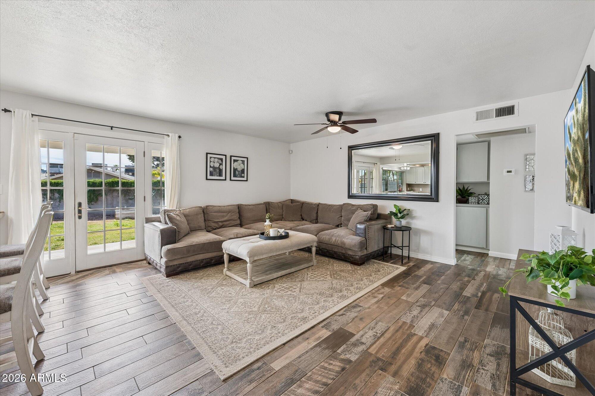 4033 E DAHLIA Drive
