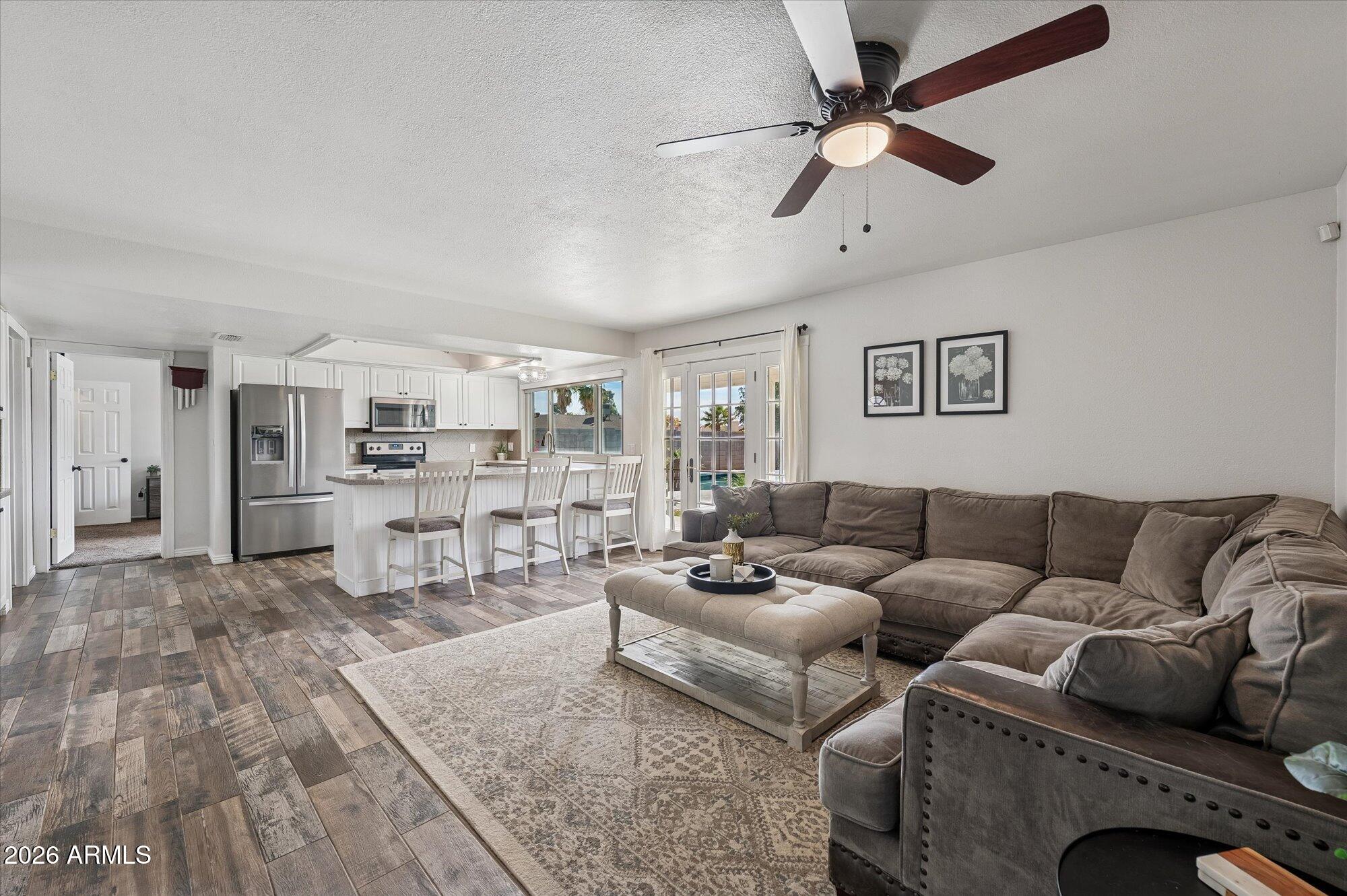 4033 E DAHLIA Drive