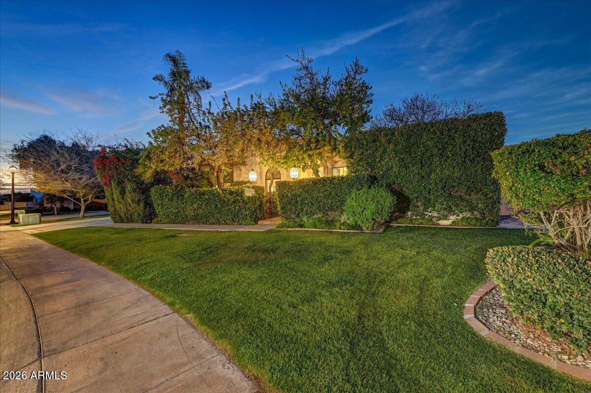 2550 E Denton Lane