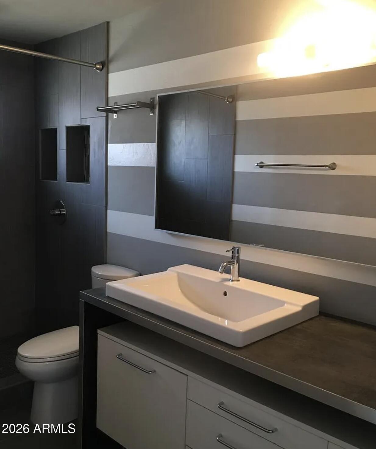 2727 E MONTECITO Avenue