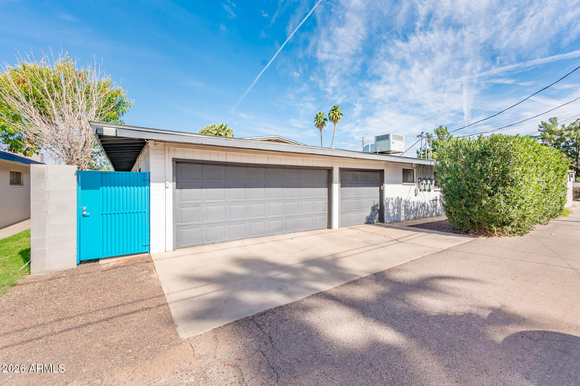 2727 E MONTECITO Avenue