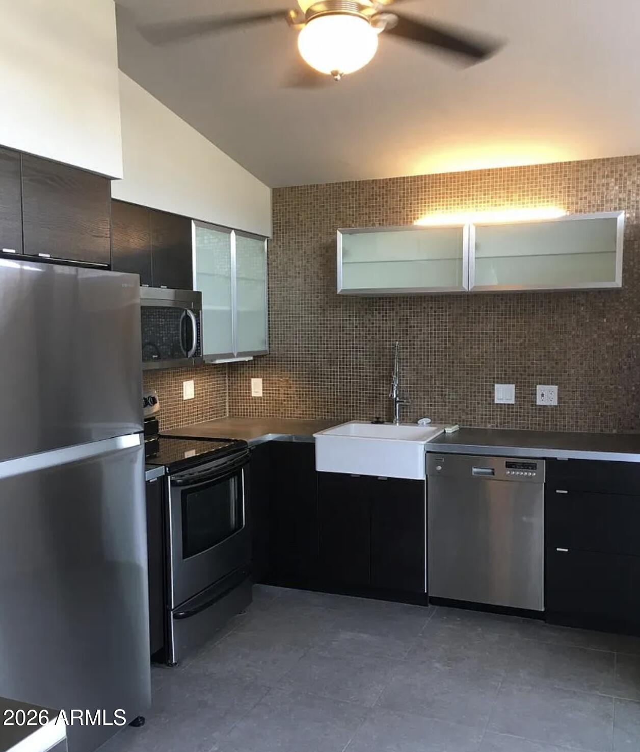 2727 E MONTECITO Avenue