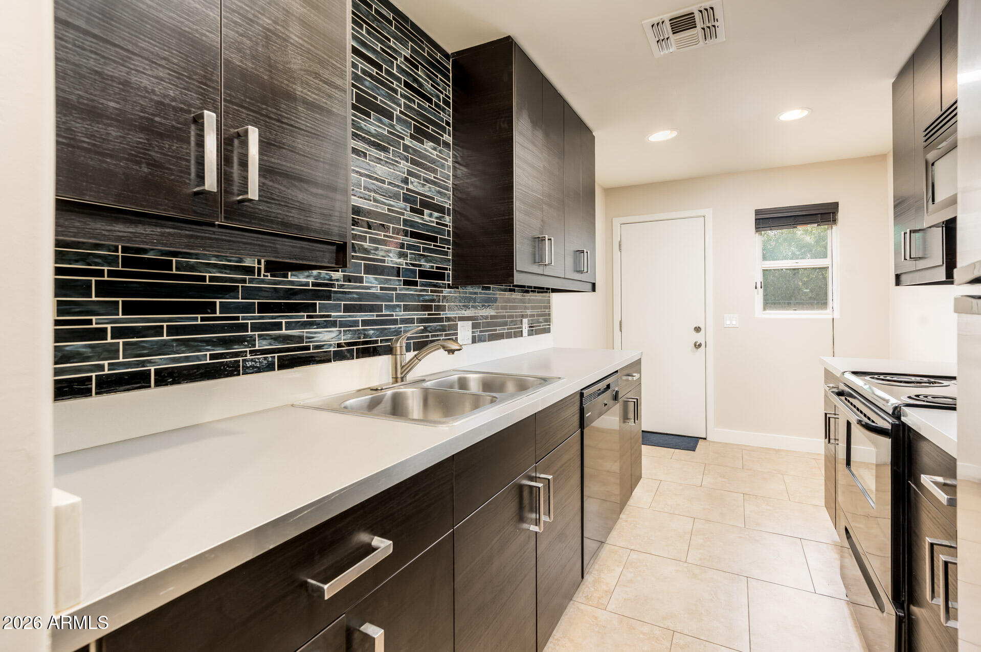 1225 E CAMPBELL Avenue