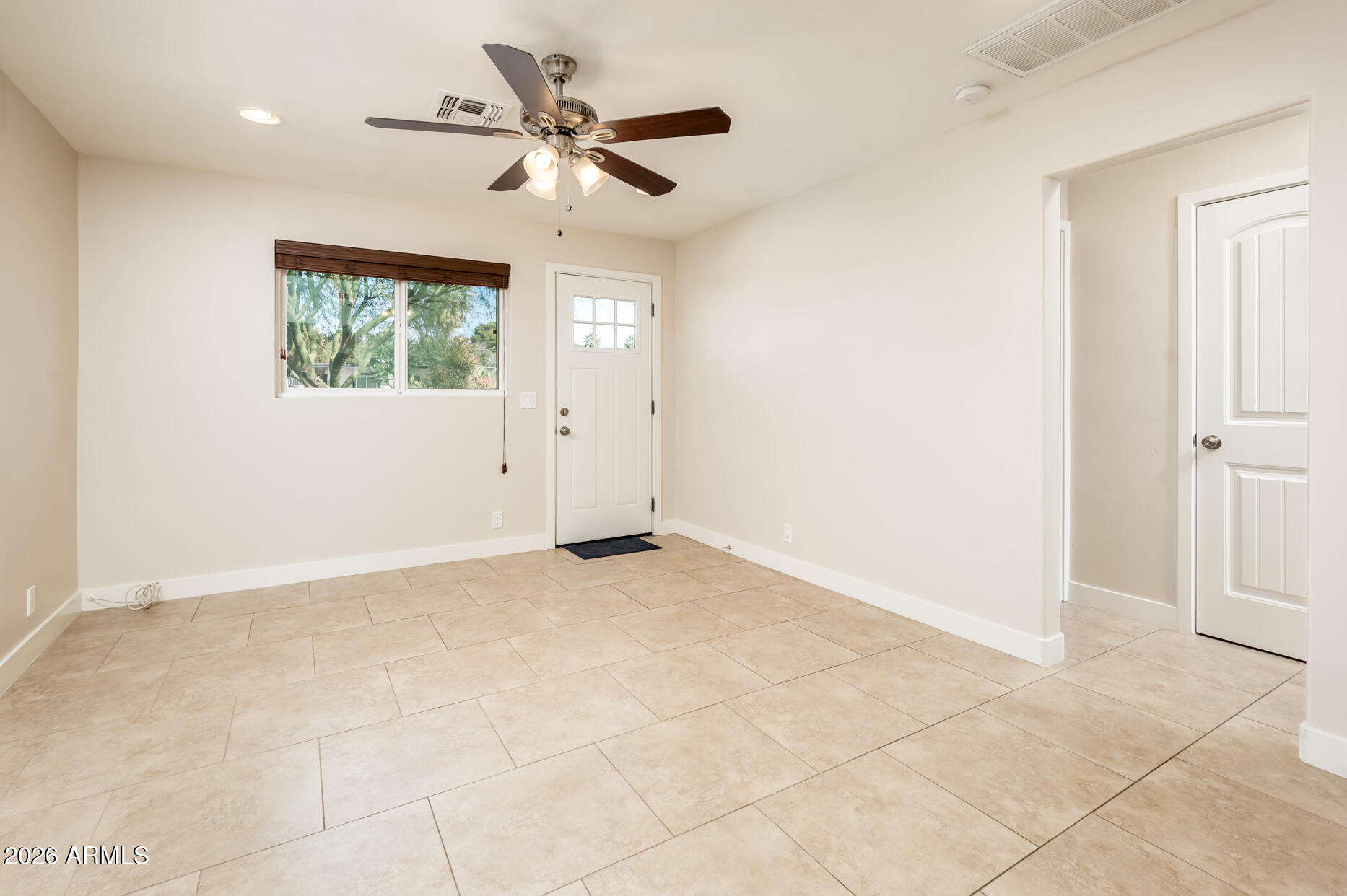 1225 E CAMPBELL Avenue