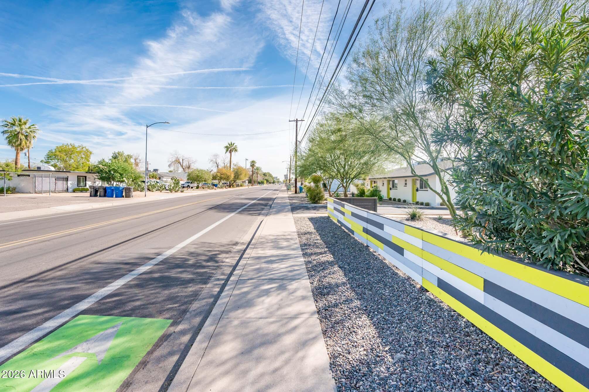 1225 E CAMPBELL Avenue