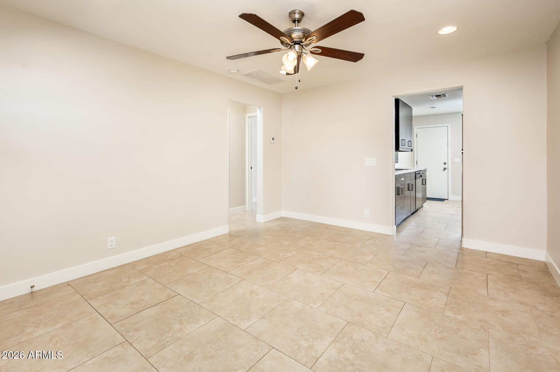 1225 E CAMPBELL Avenue