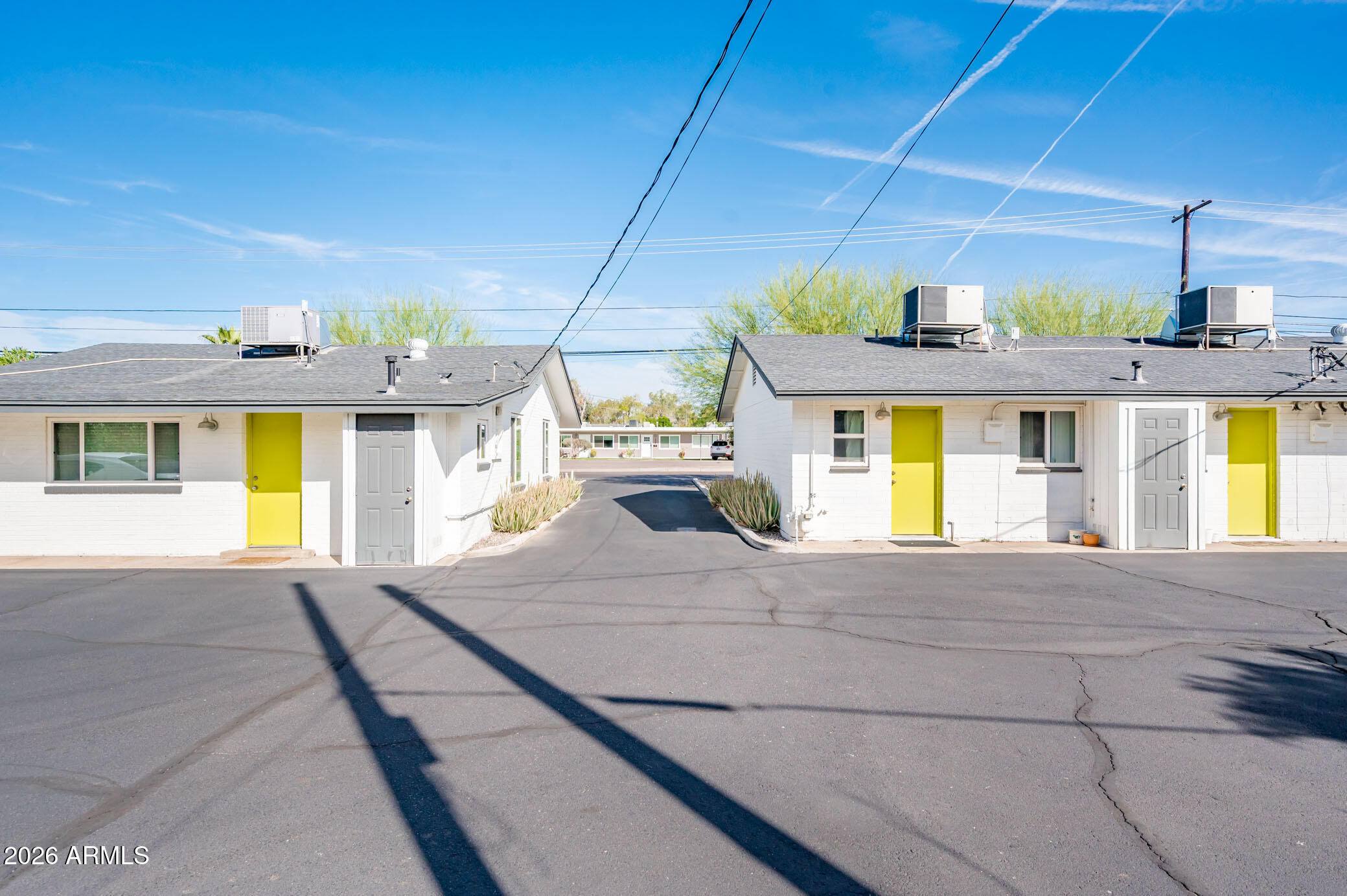 1225 E CAMPBELL Avenue