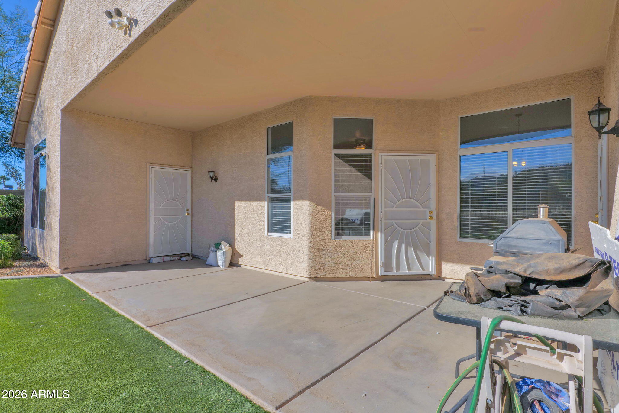 907 E GARY Lane