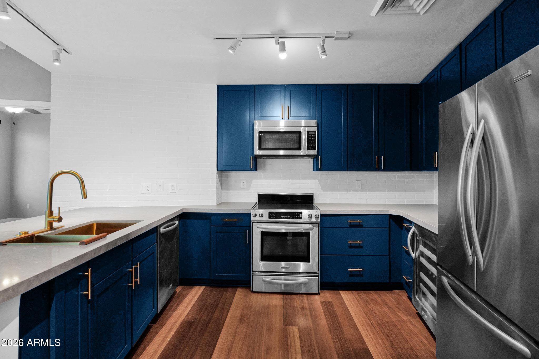 310 S 4TH Street 1705