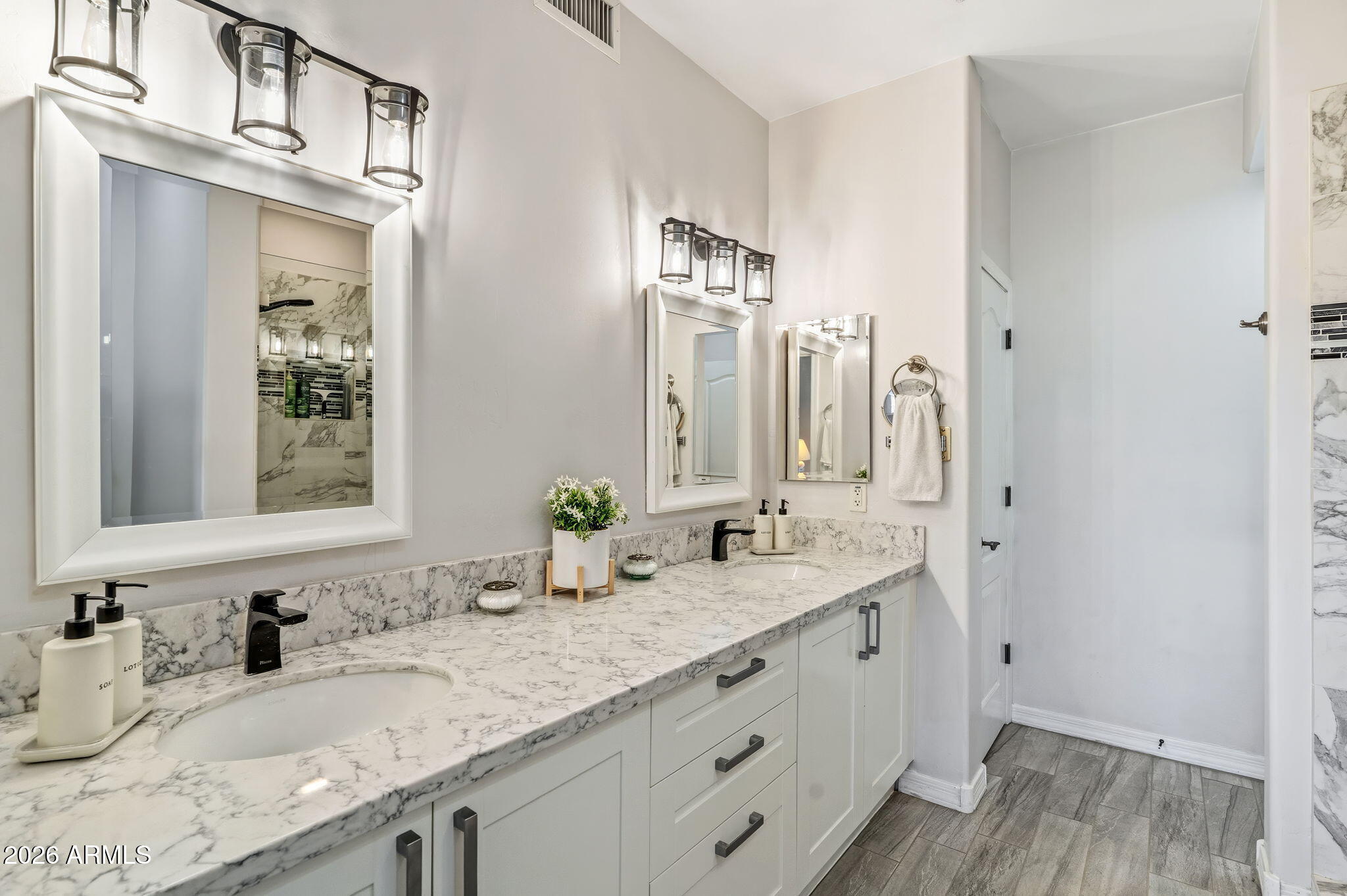 11011 N ZEPHYR Drive 105