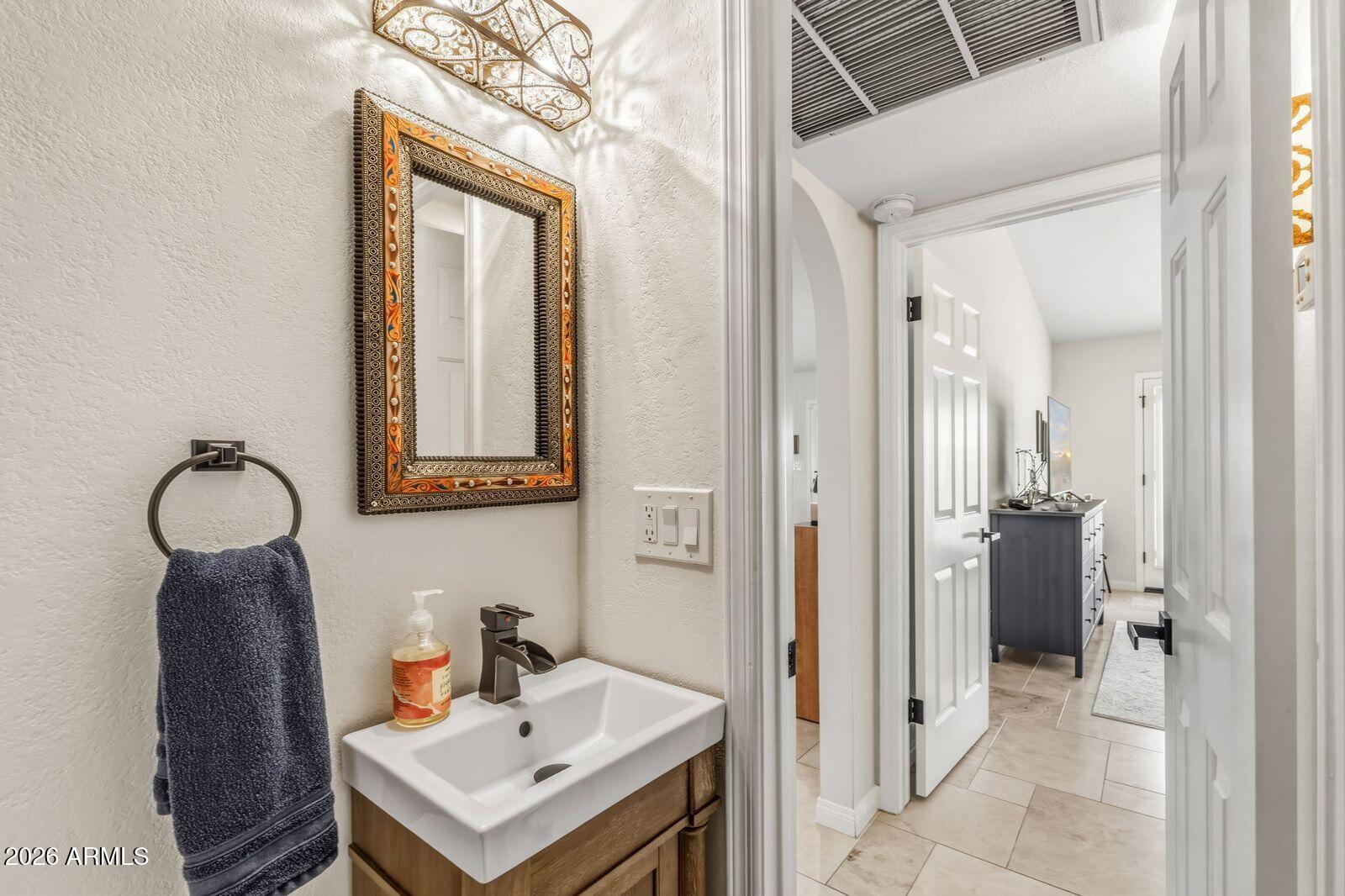 1129 E FOREST HILLS Drive