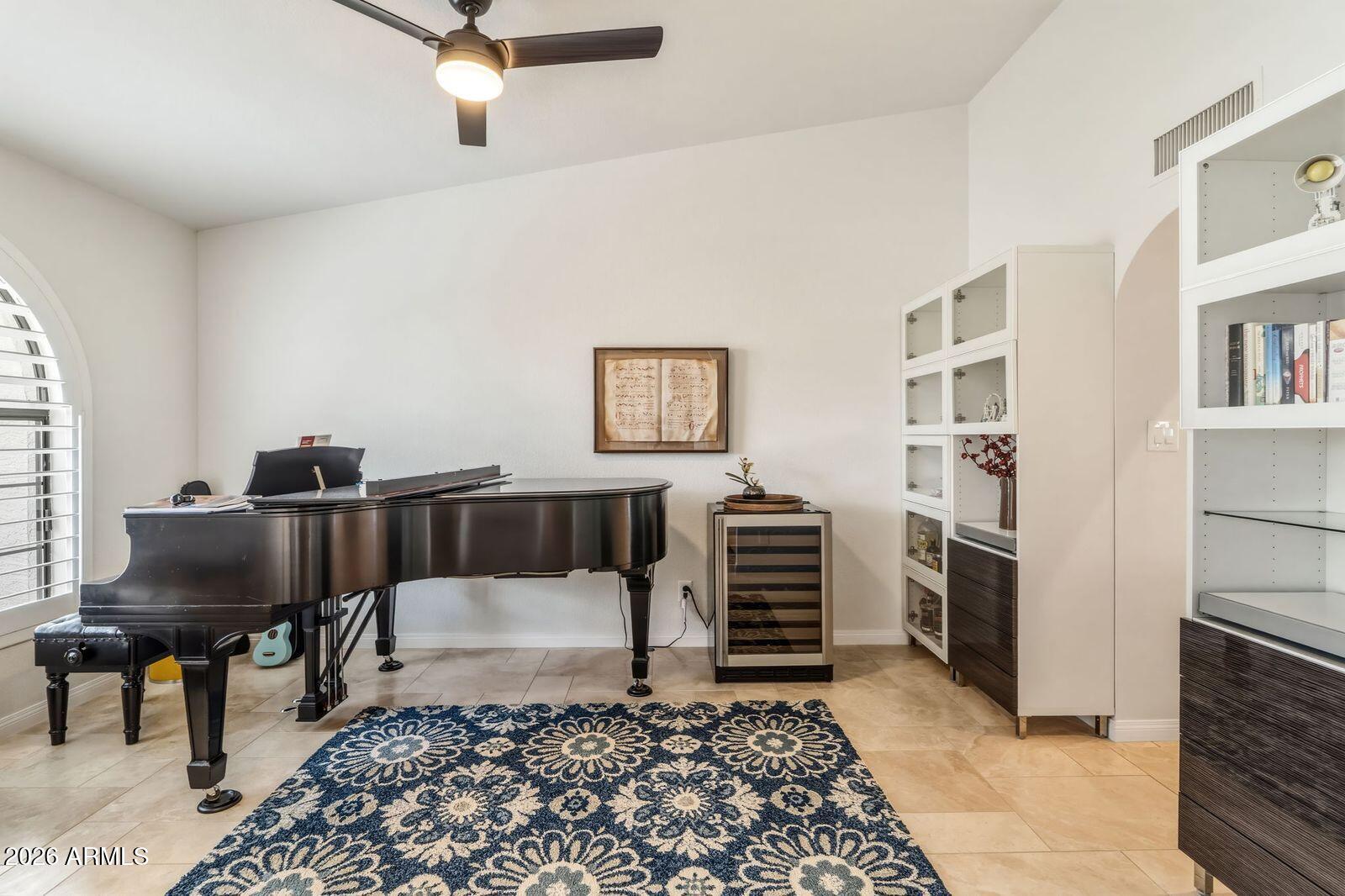 1129 E FOREST HILLS Drive