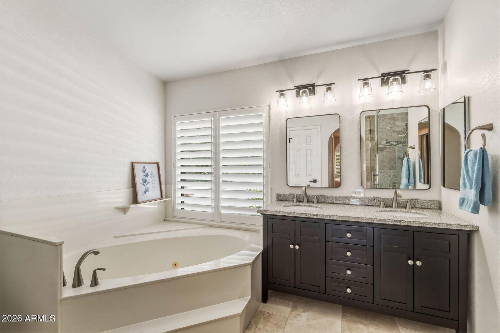 1129 E FOREST HILLS Drive