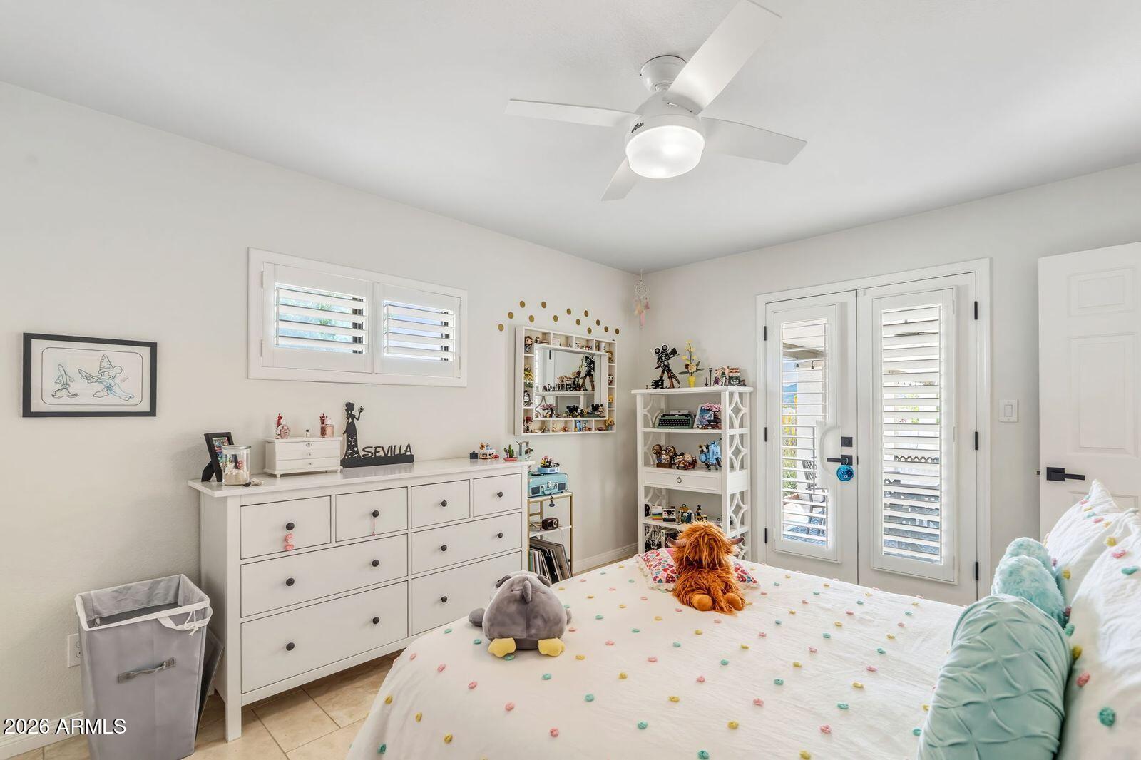 1129 E FOREST HILLS Drive