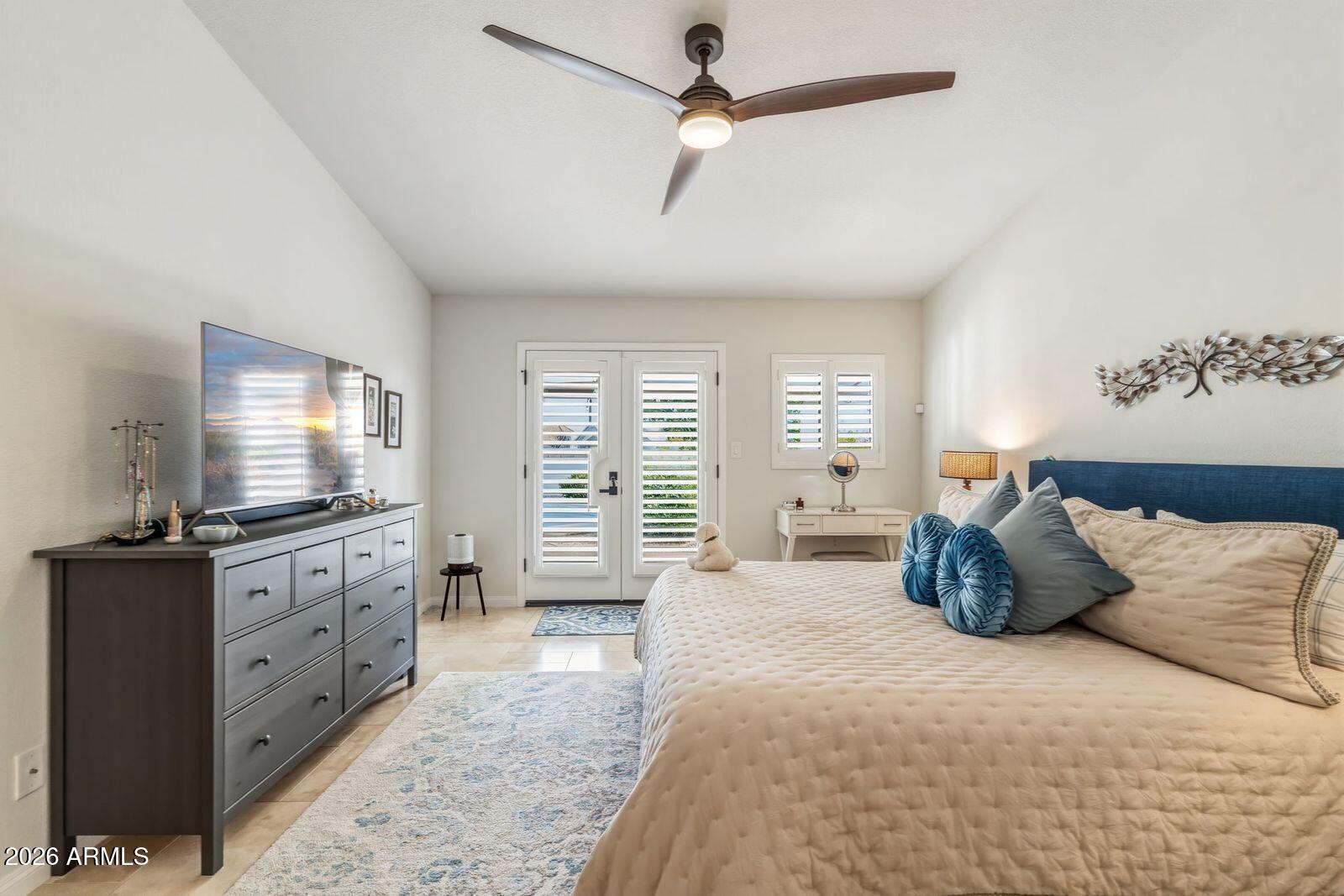 1129 E FOREST HILLS Drive