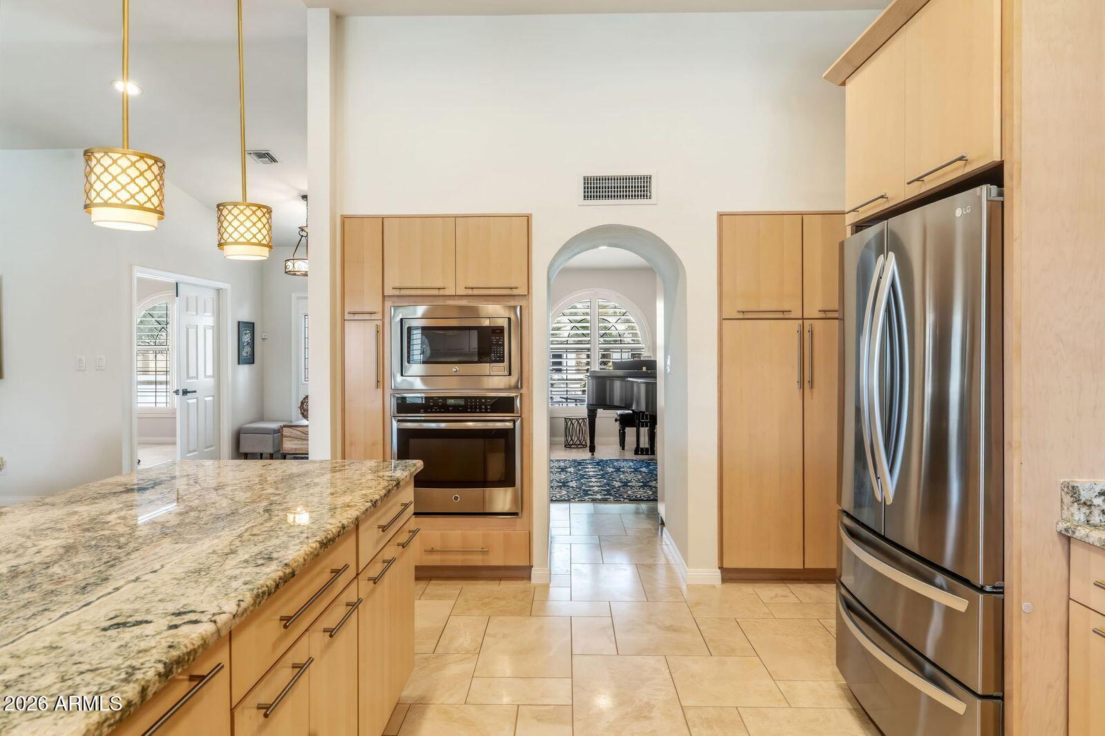 1129 E FOREST HILLS Drive