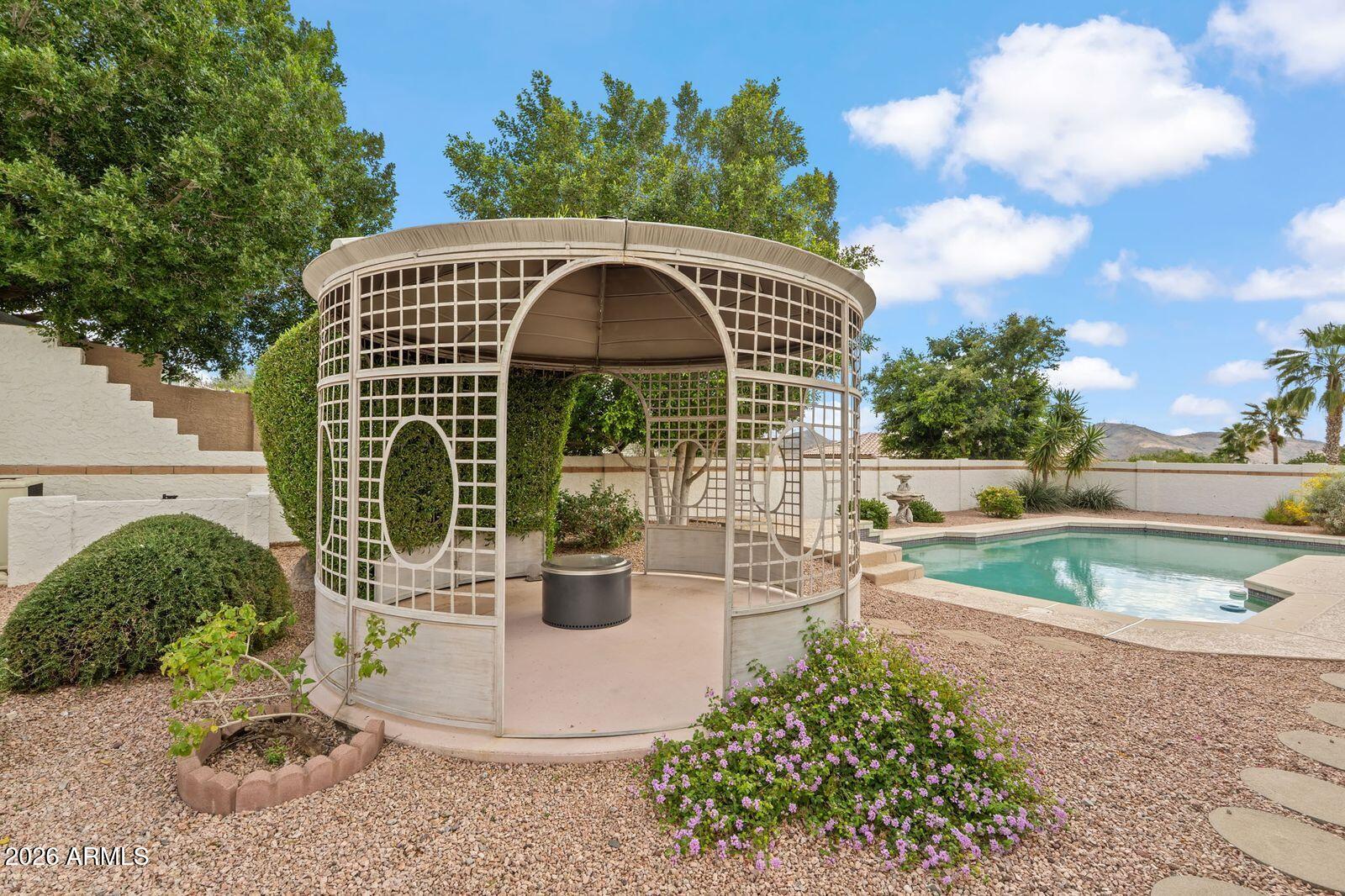 1129 E FOREST HILLS Drive