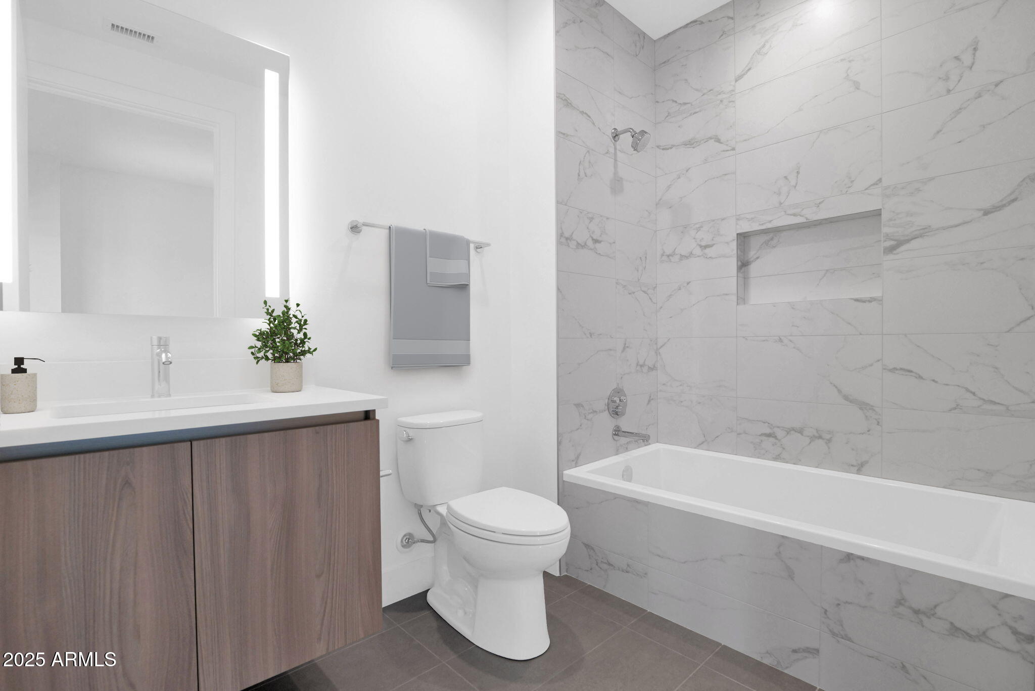 19355 N 73rd Way E5014