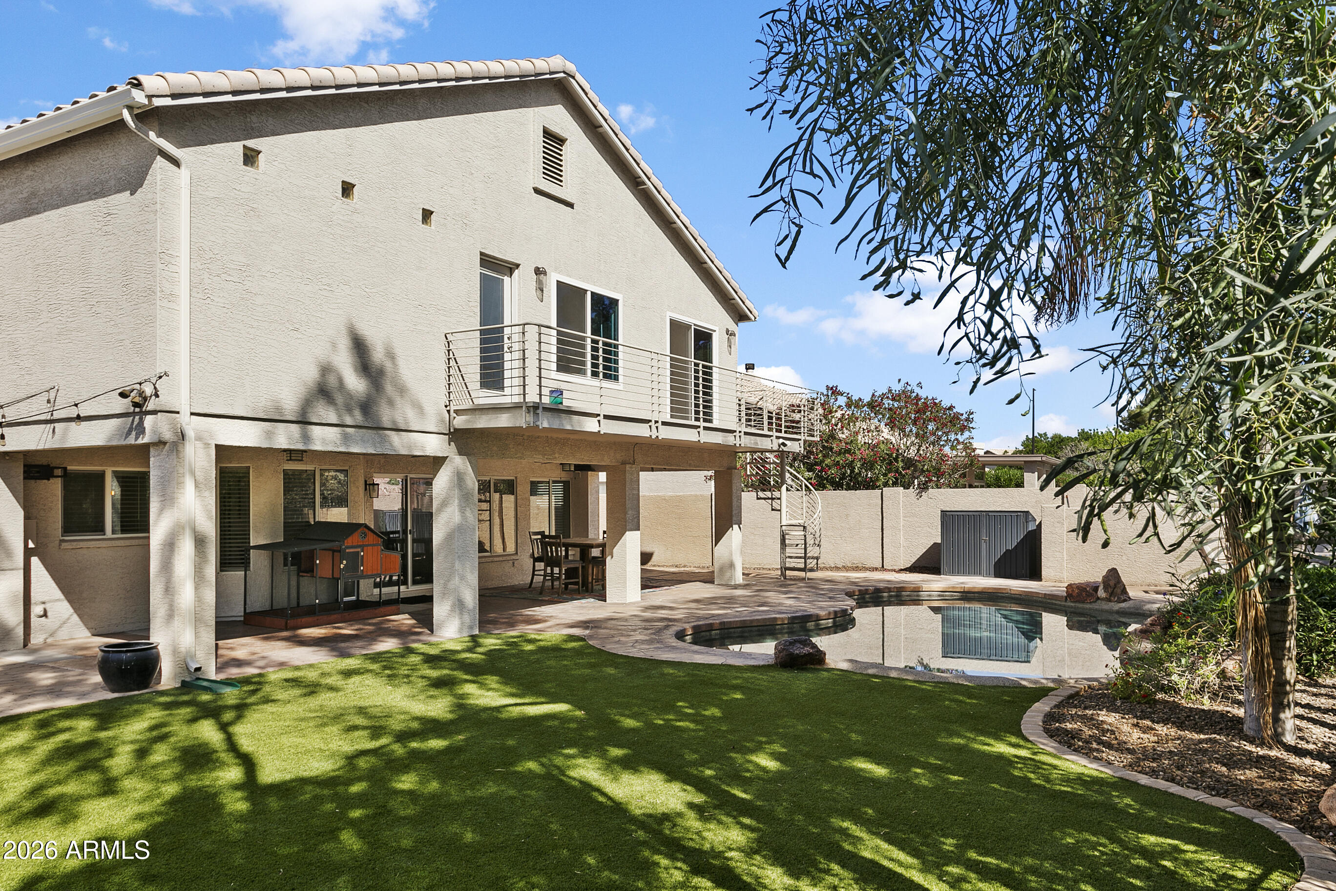 571 N KINGSTON Street