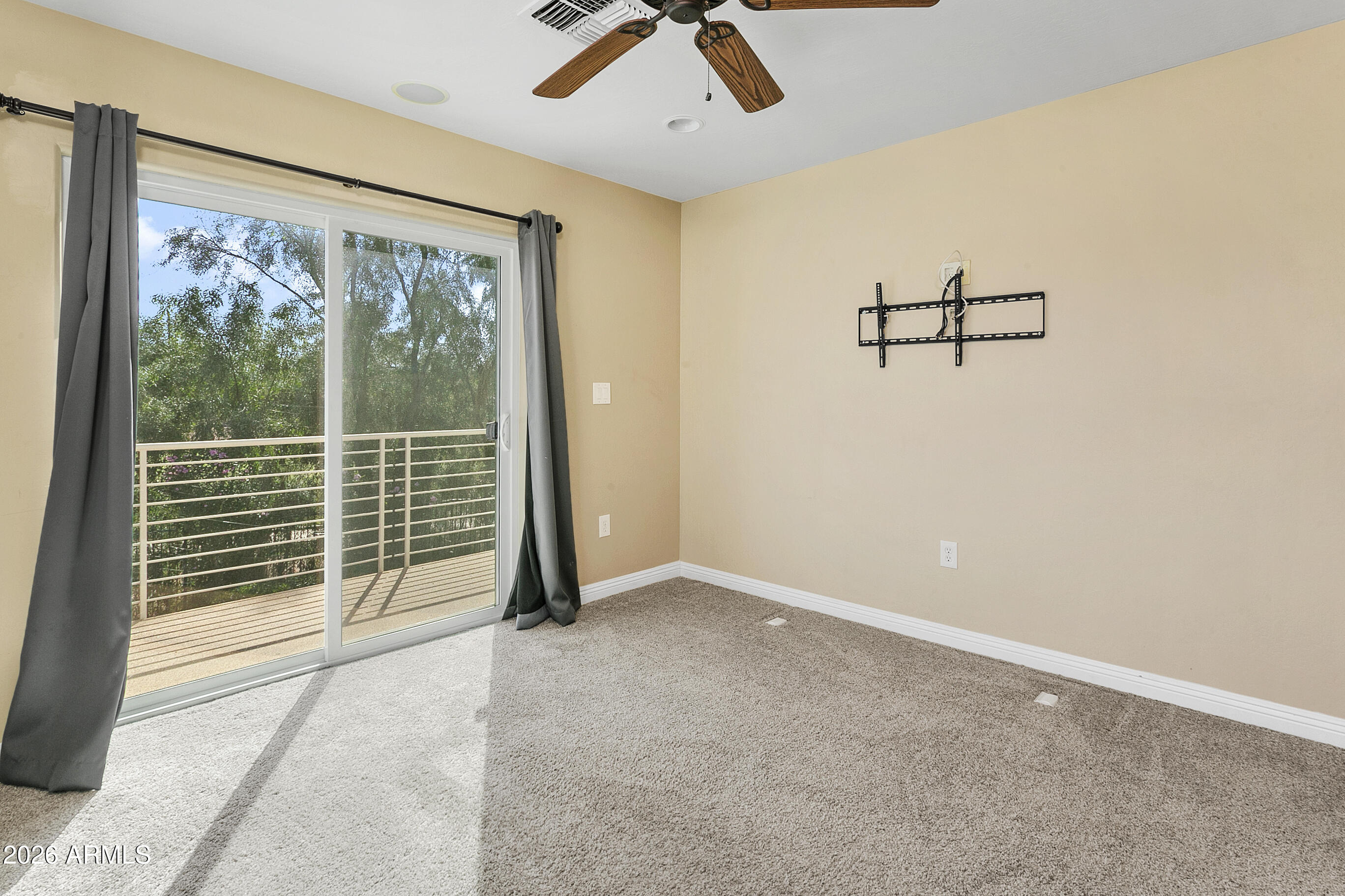 571 N KINGSTON Street