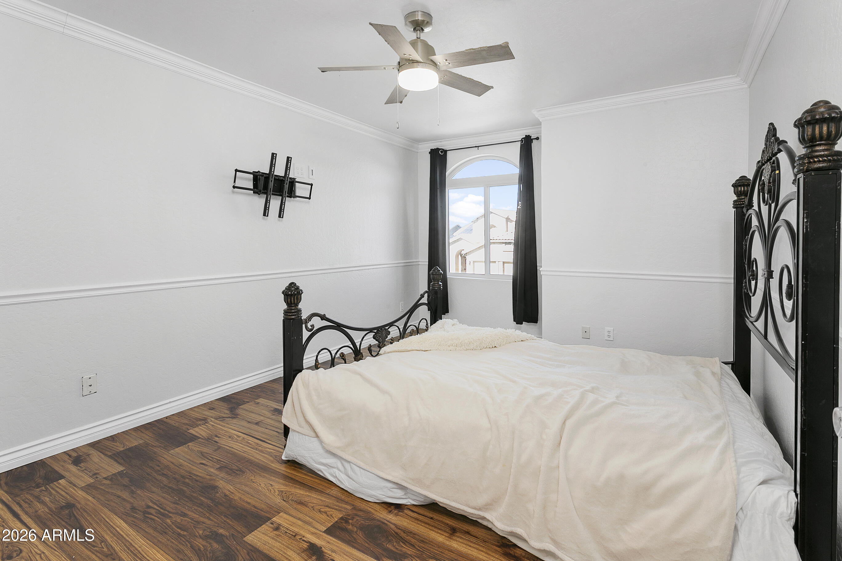 571 N KINGSTON Street