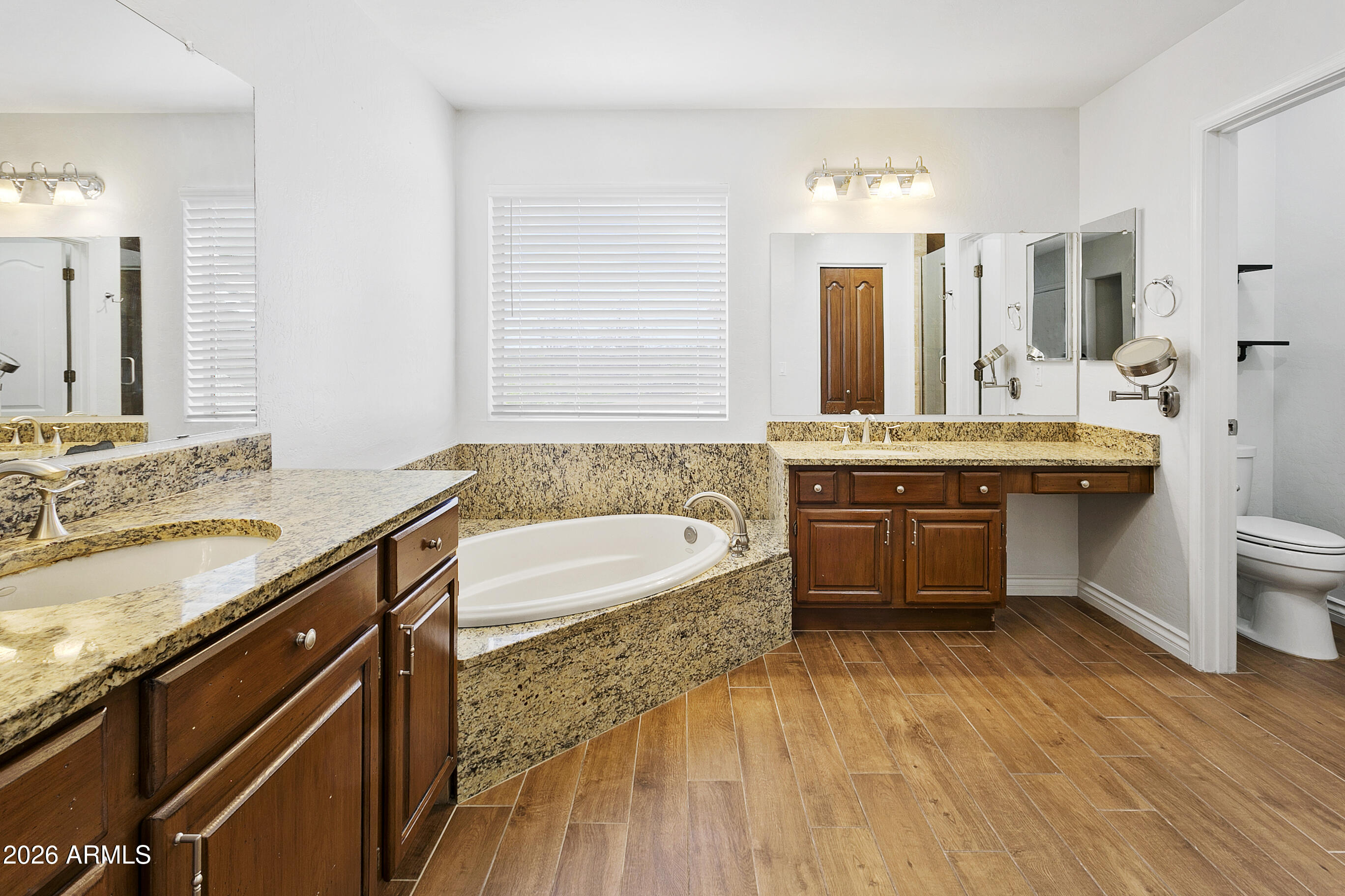 571 N KINGSTON Street