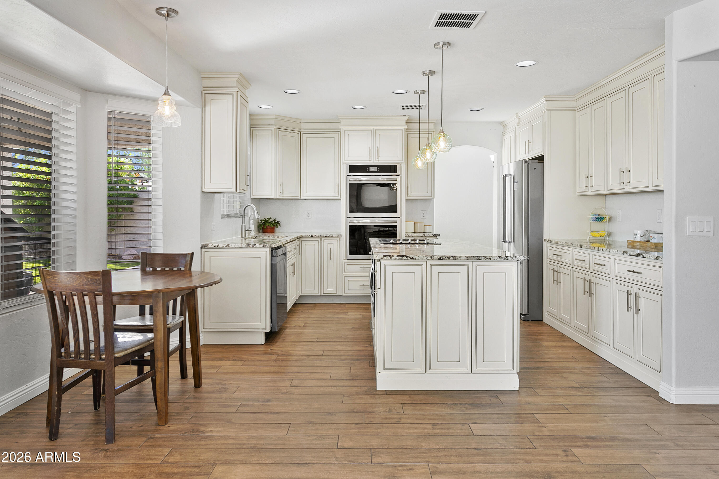 571 N KINGSTON Street