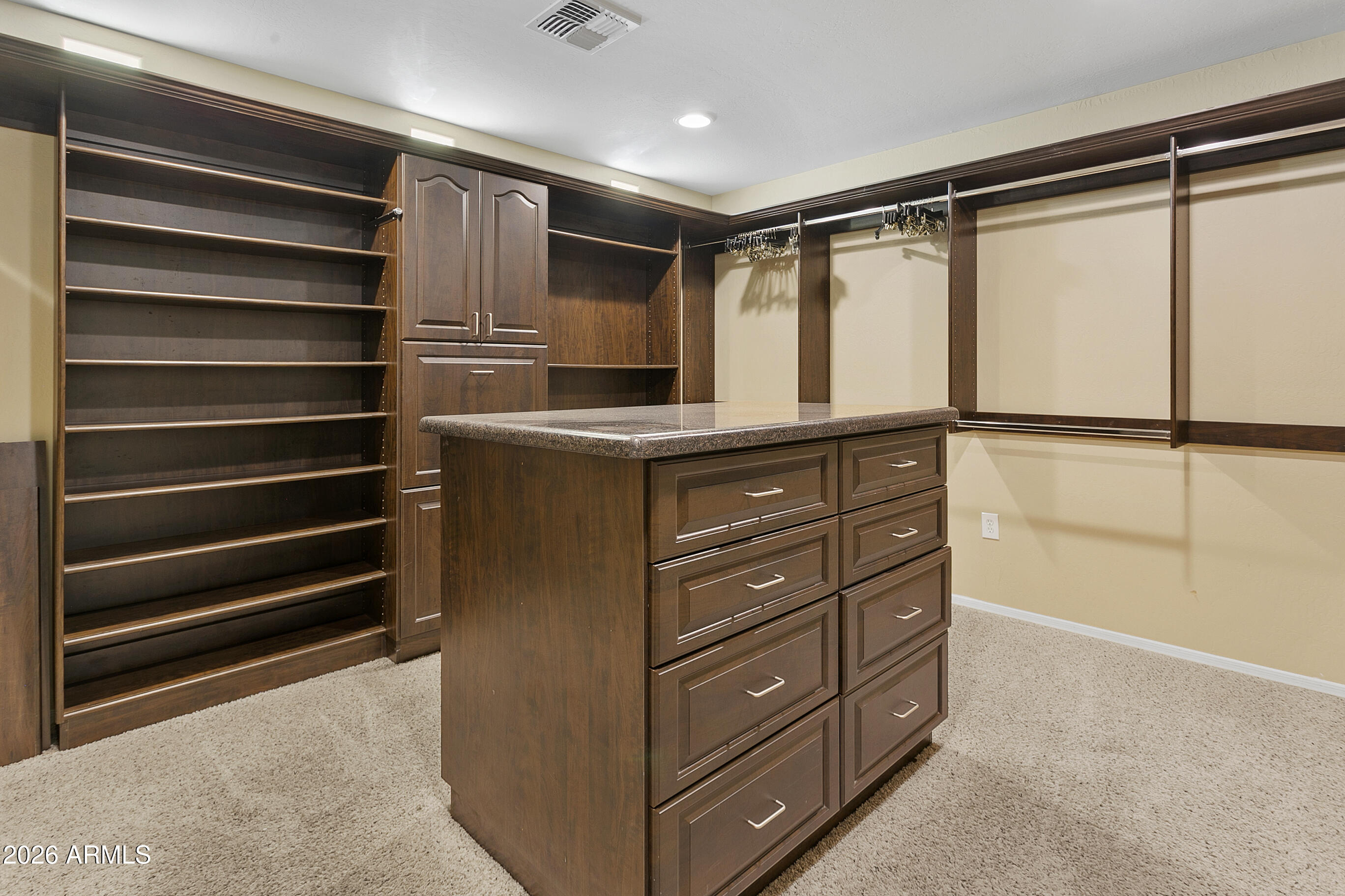 571 N KINGSTON Street