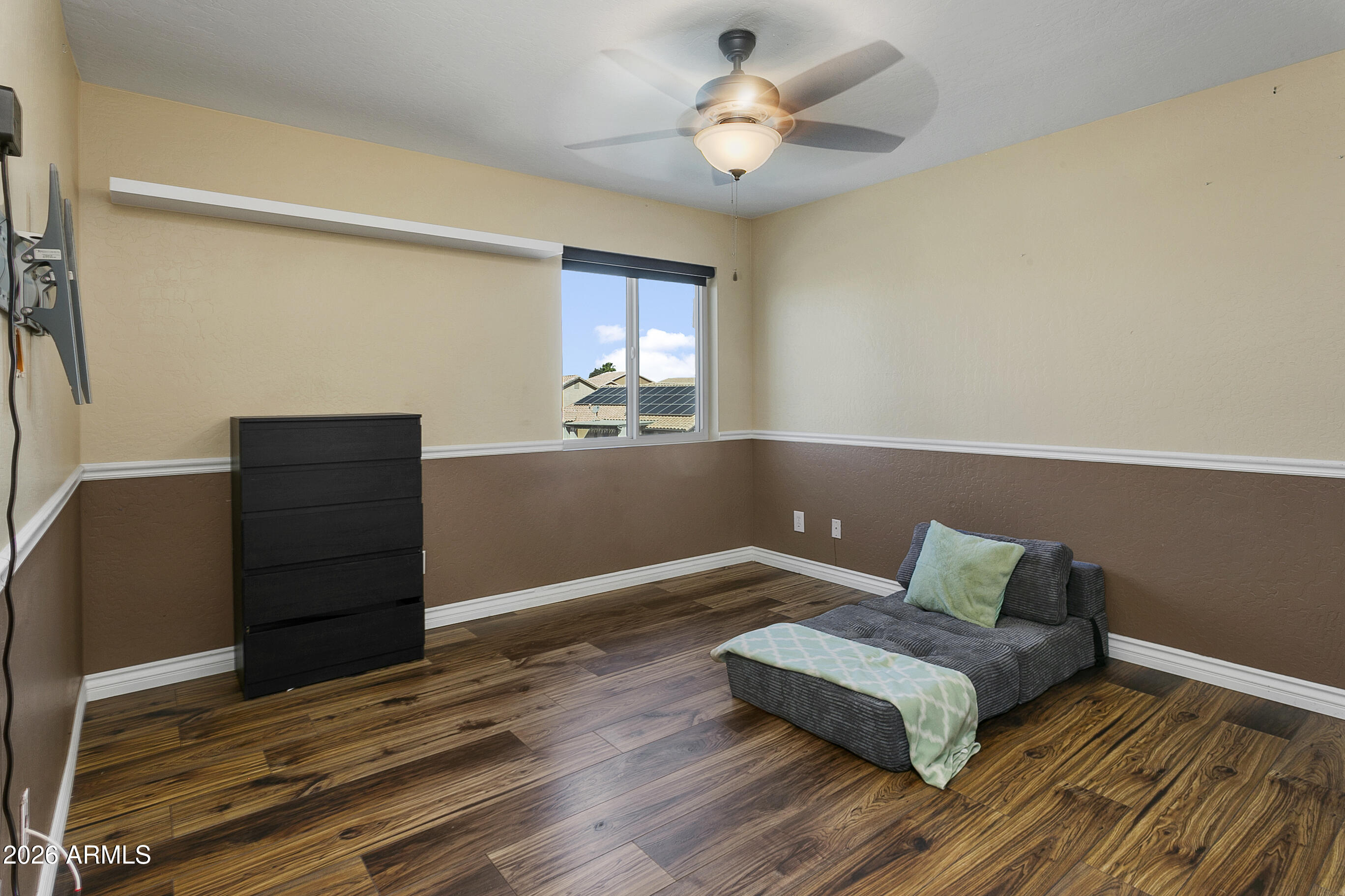 571 N KINGSTON Street