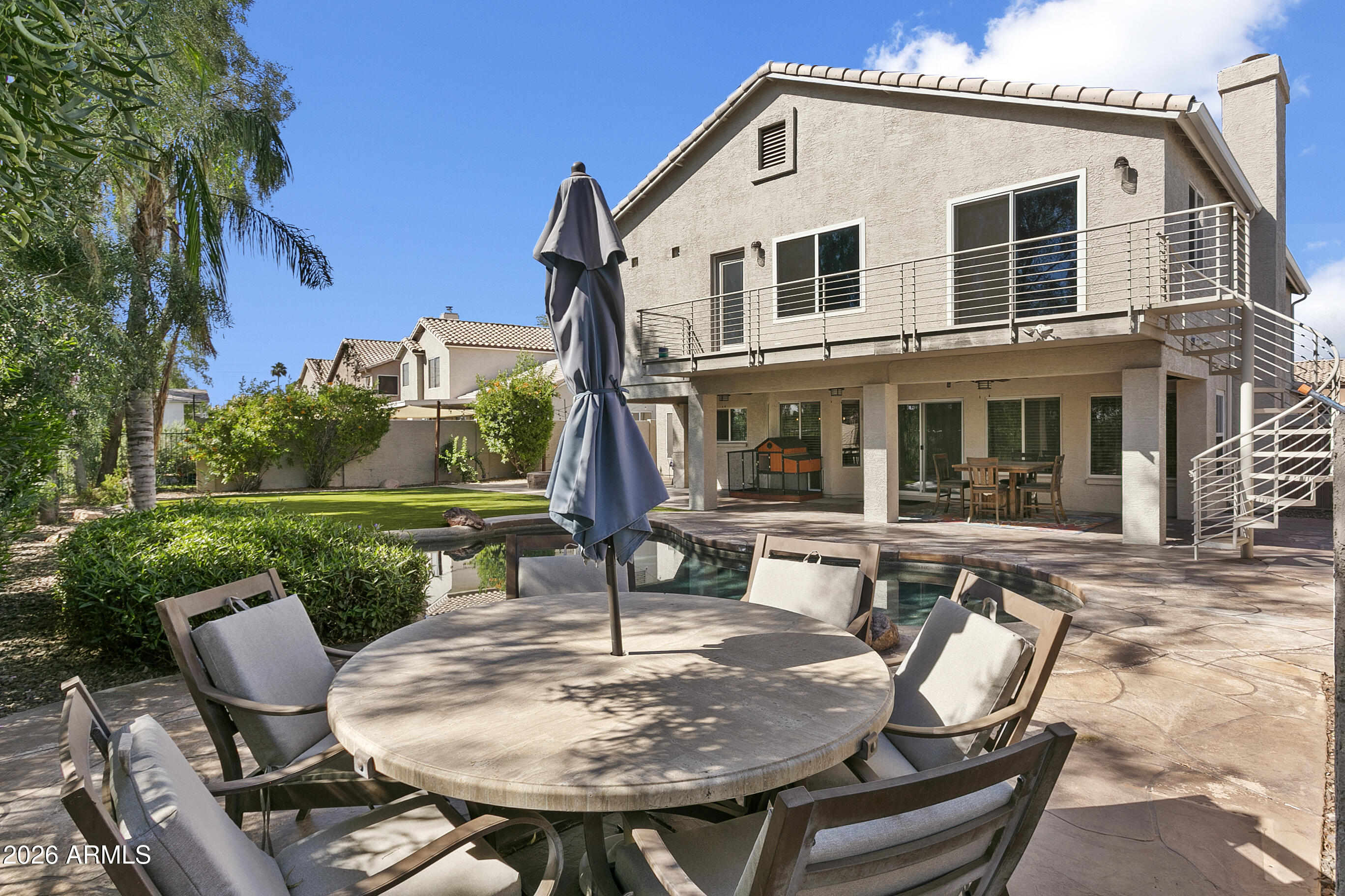 571 N KINGSTON Street