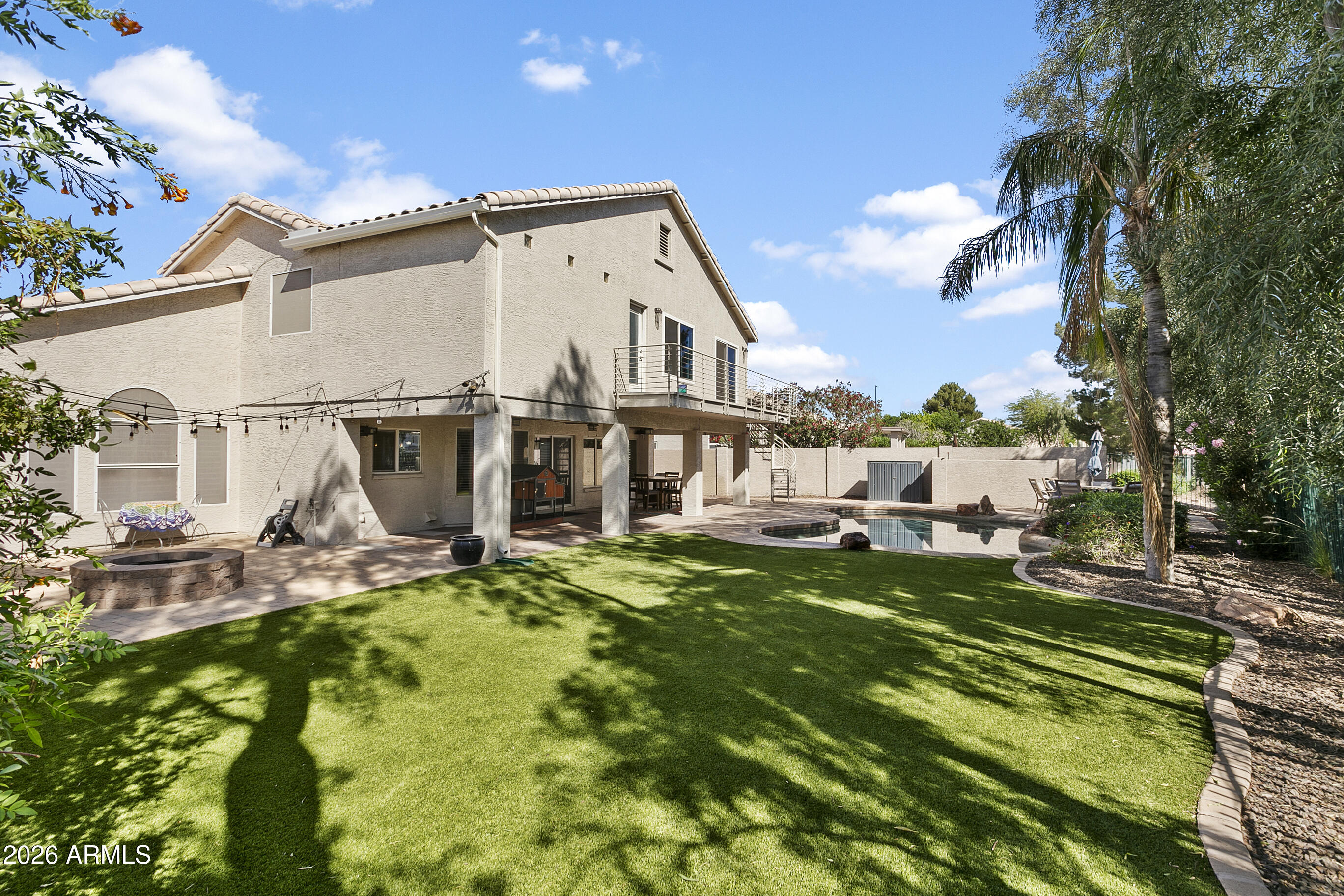 571 N KINGSTON Street