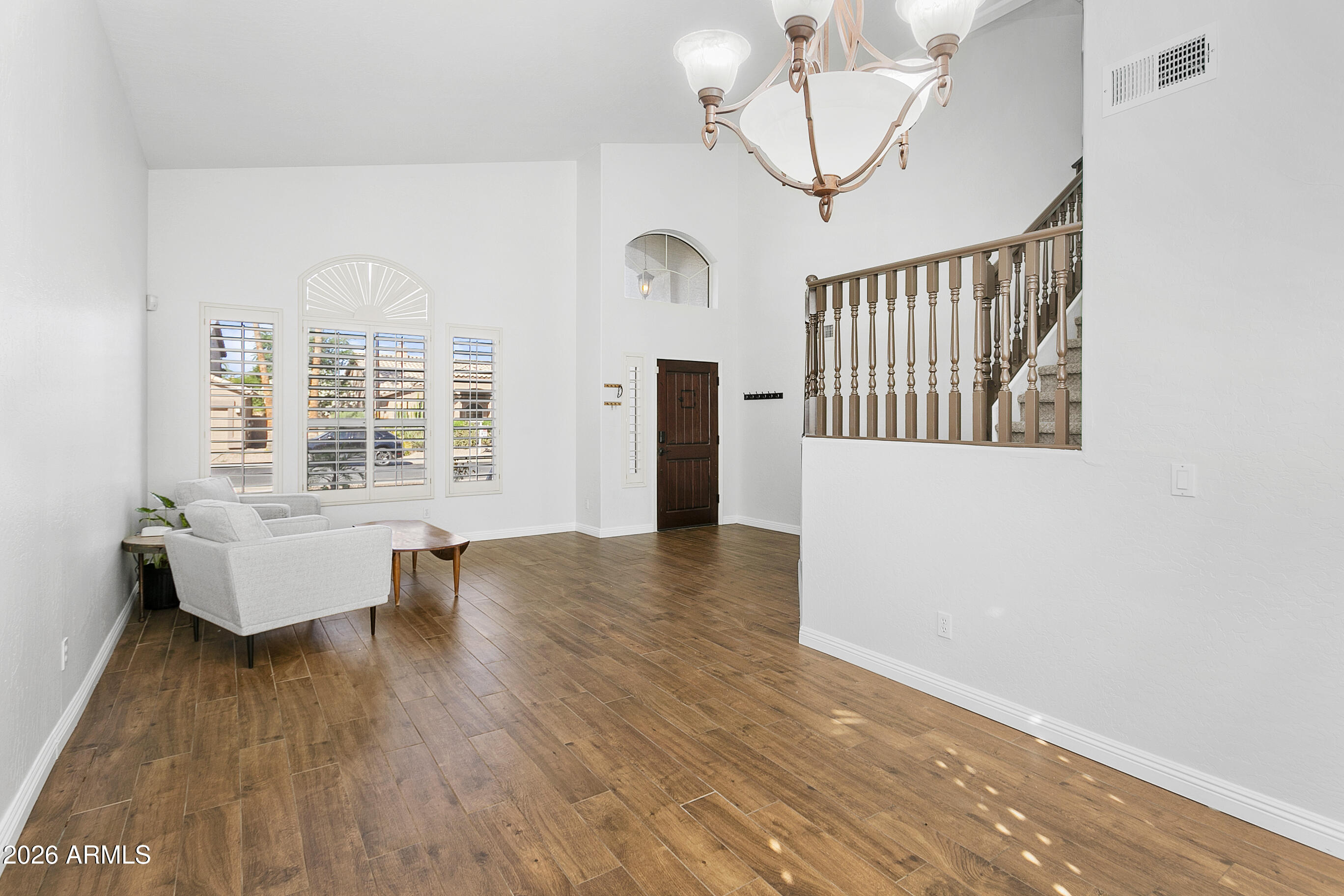 571 N KINGSTON Street