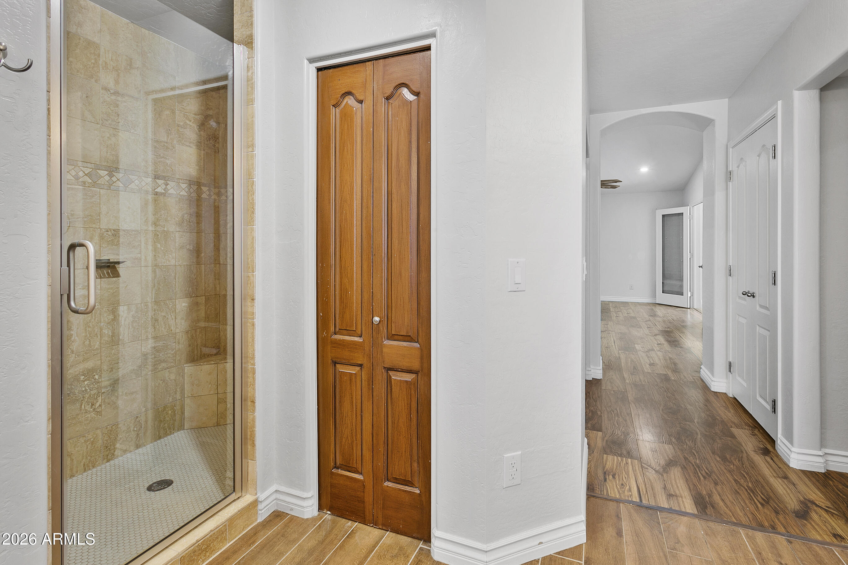 571 N KINGSTON Street