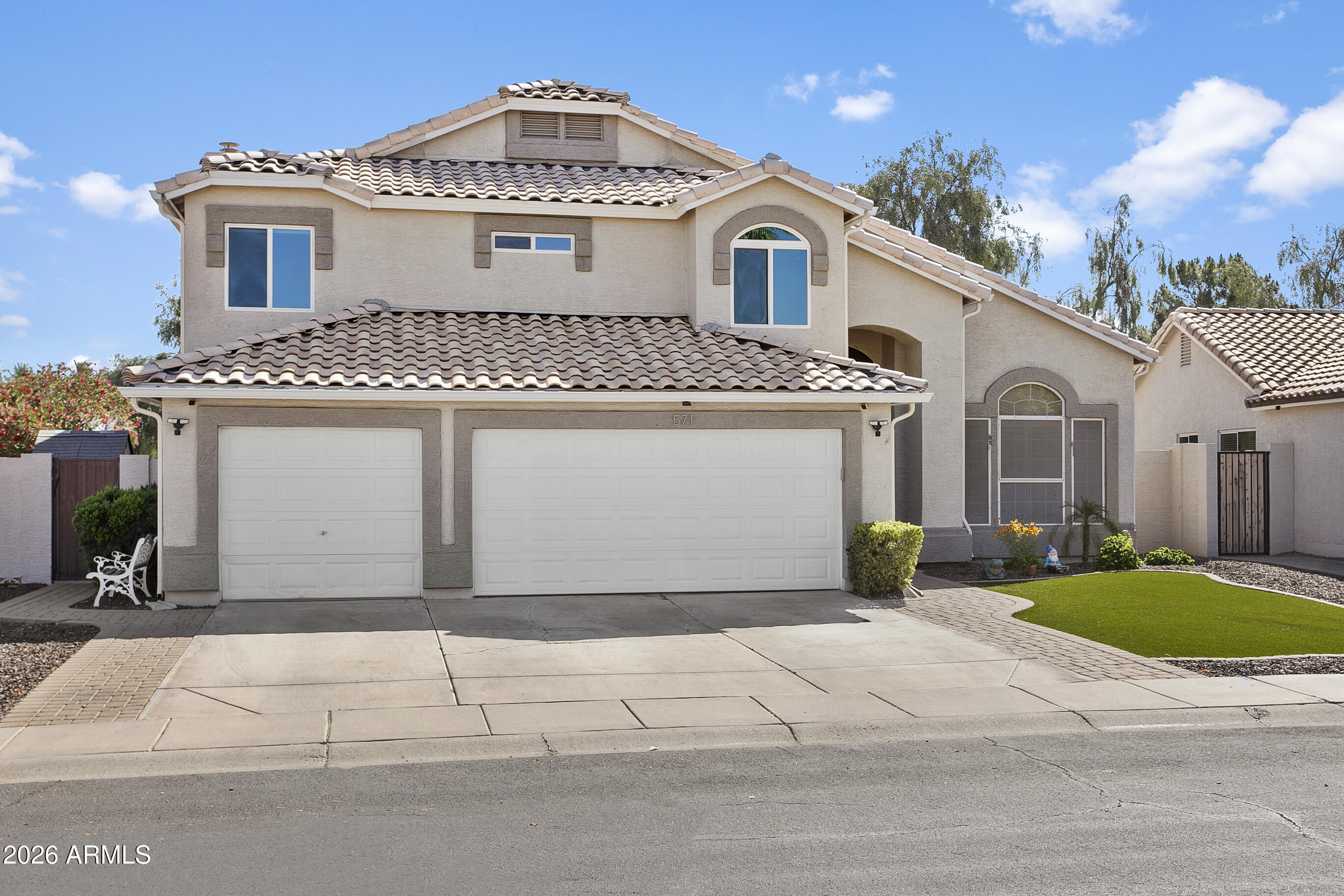 571 N KINGSTON Street