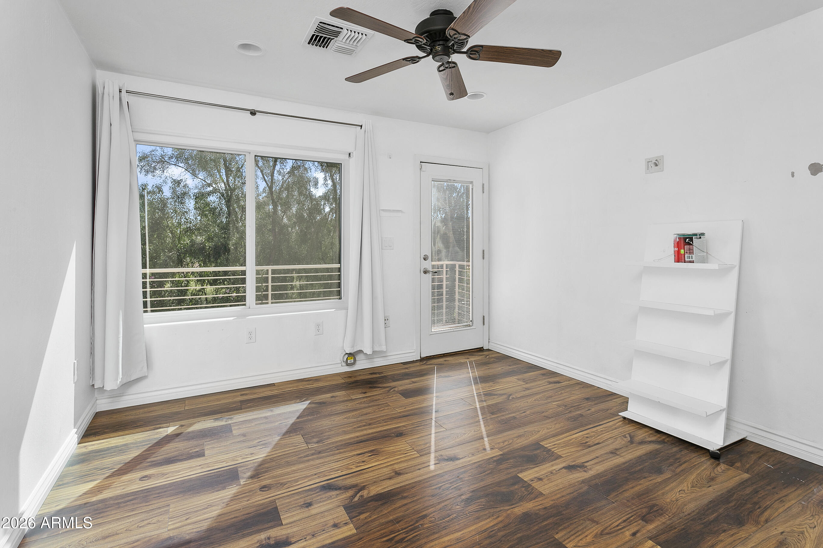 571 N KINGSTON Street