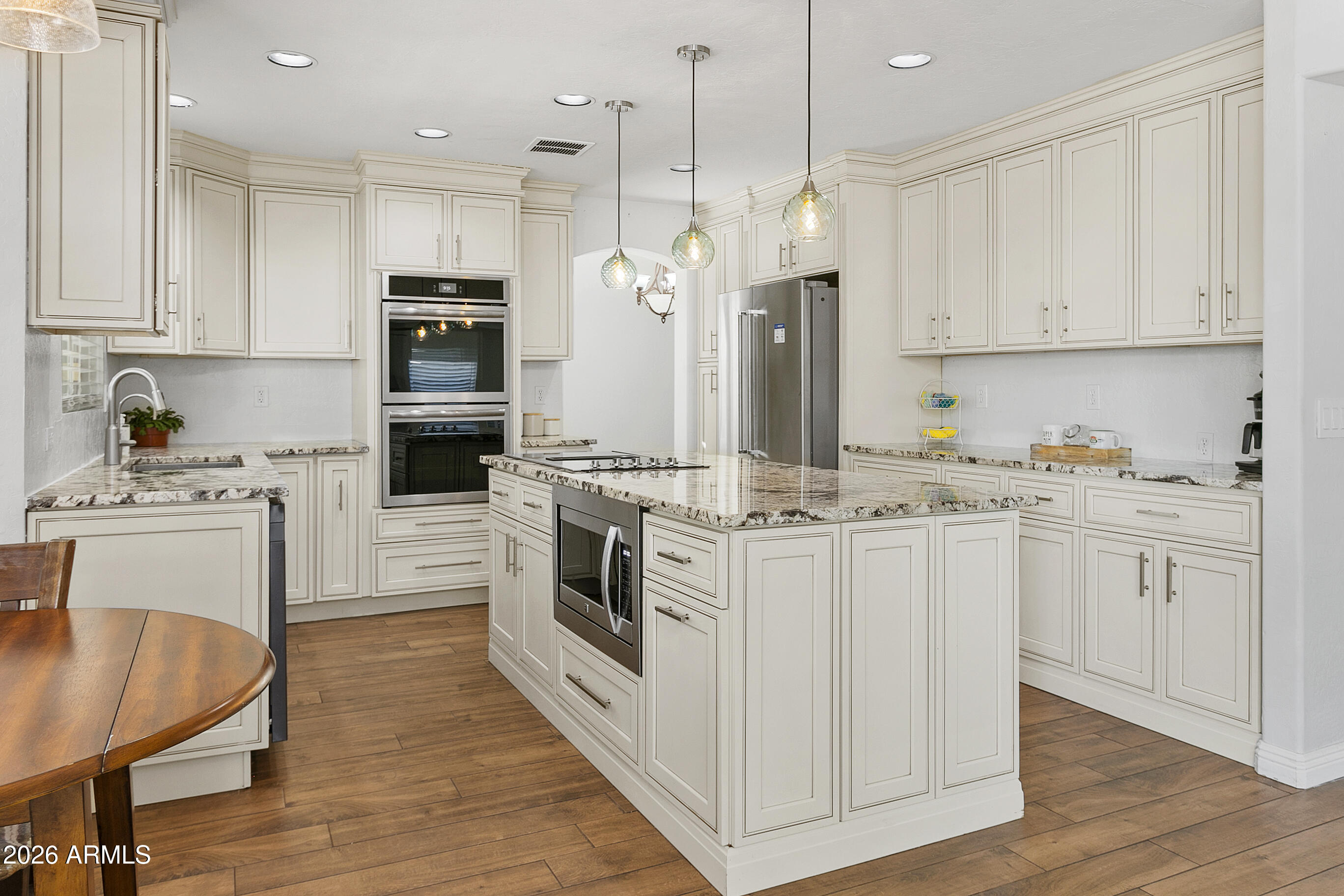 571 N KINGSTON Street