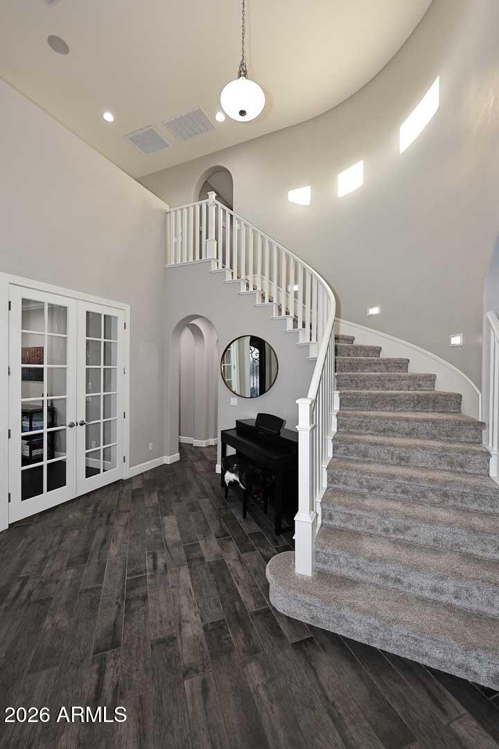 3913 E REDWOOD Place