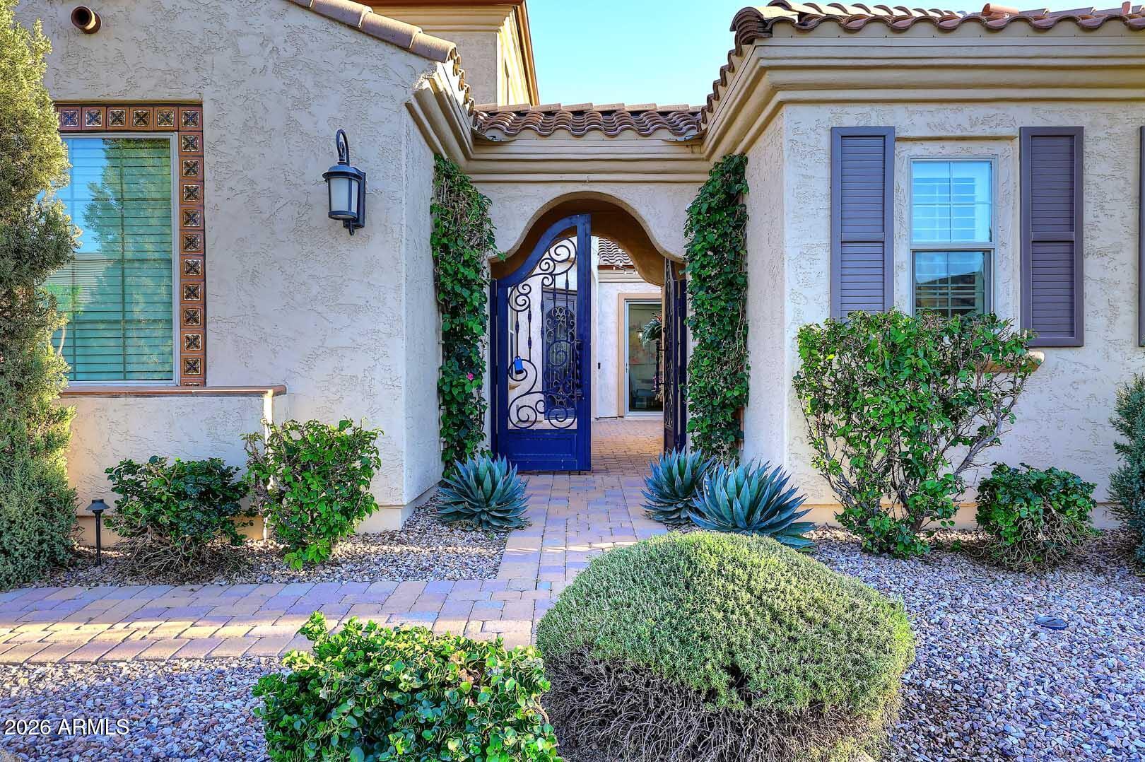 3913 E REDWOOD Place