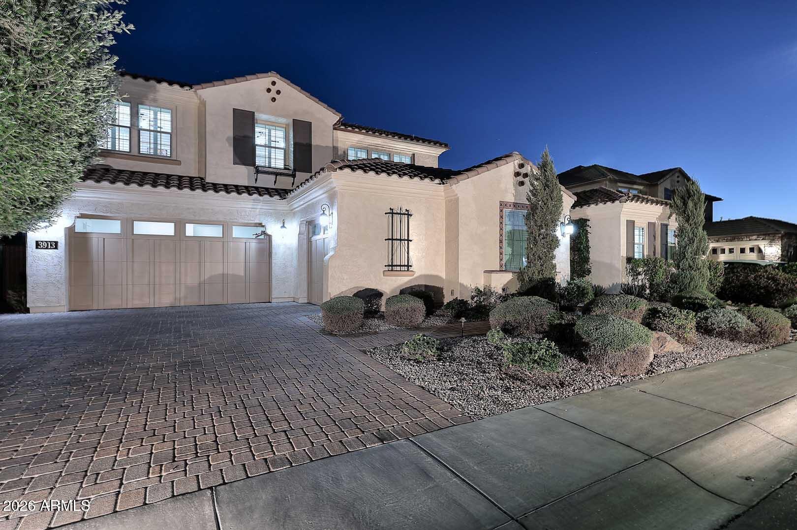 3913 E REDWOOD Place
