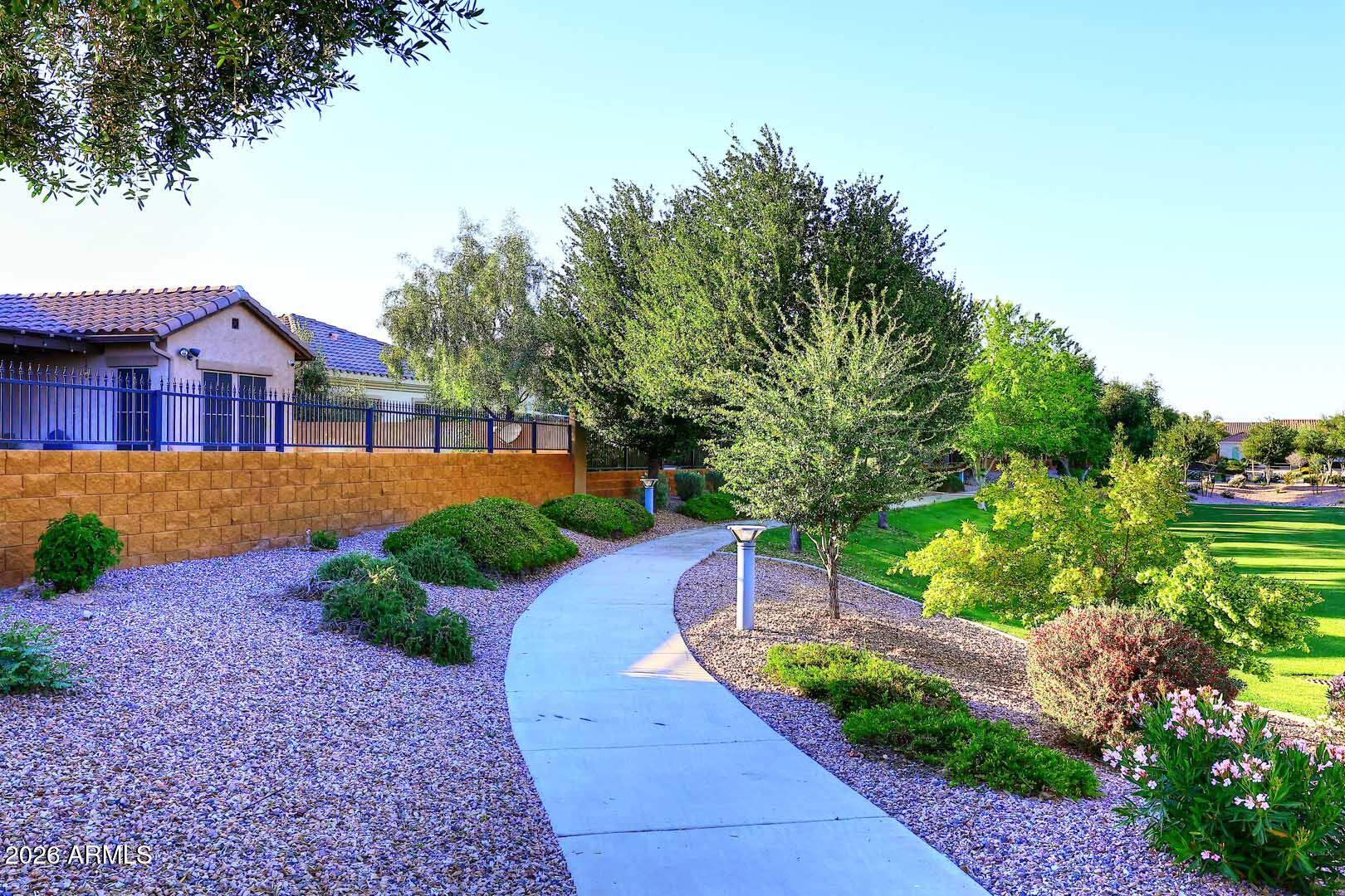 3913 E REDWOOD Place