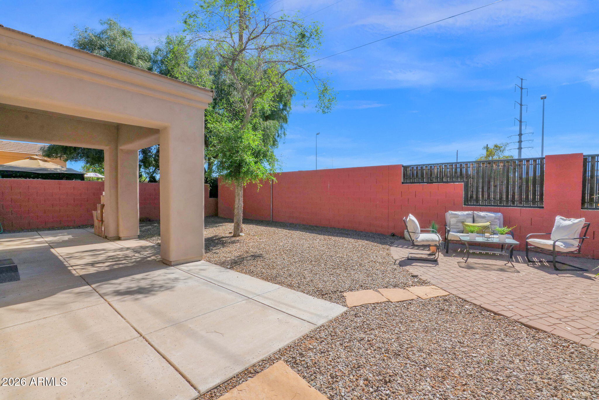3917 E CARTER Drive