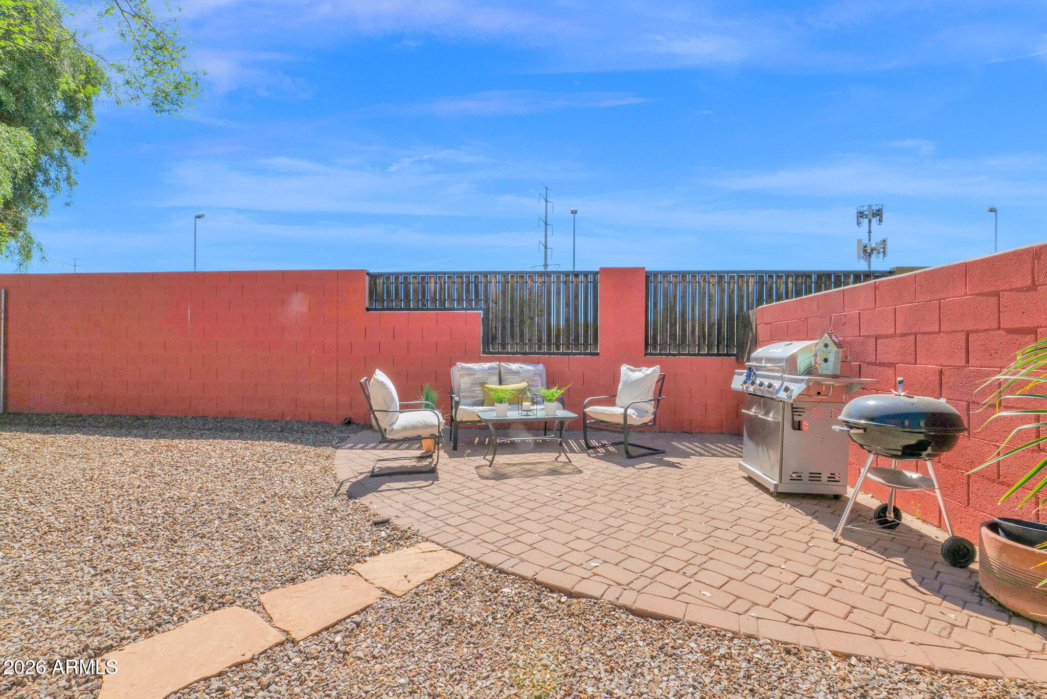 3917 E CARTER Drive